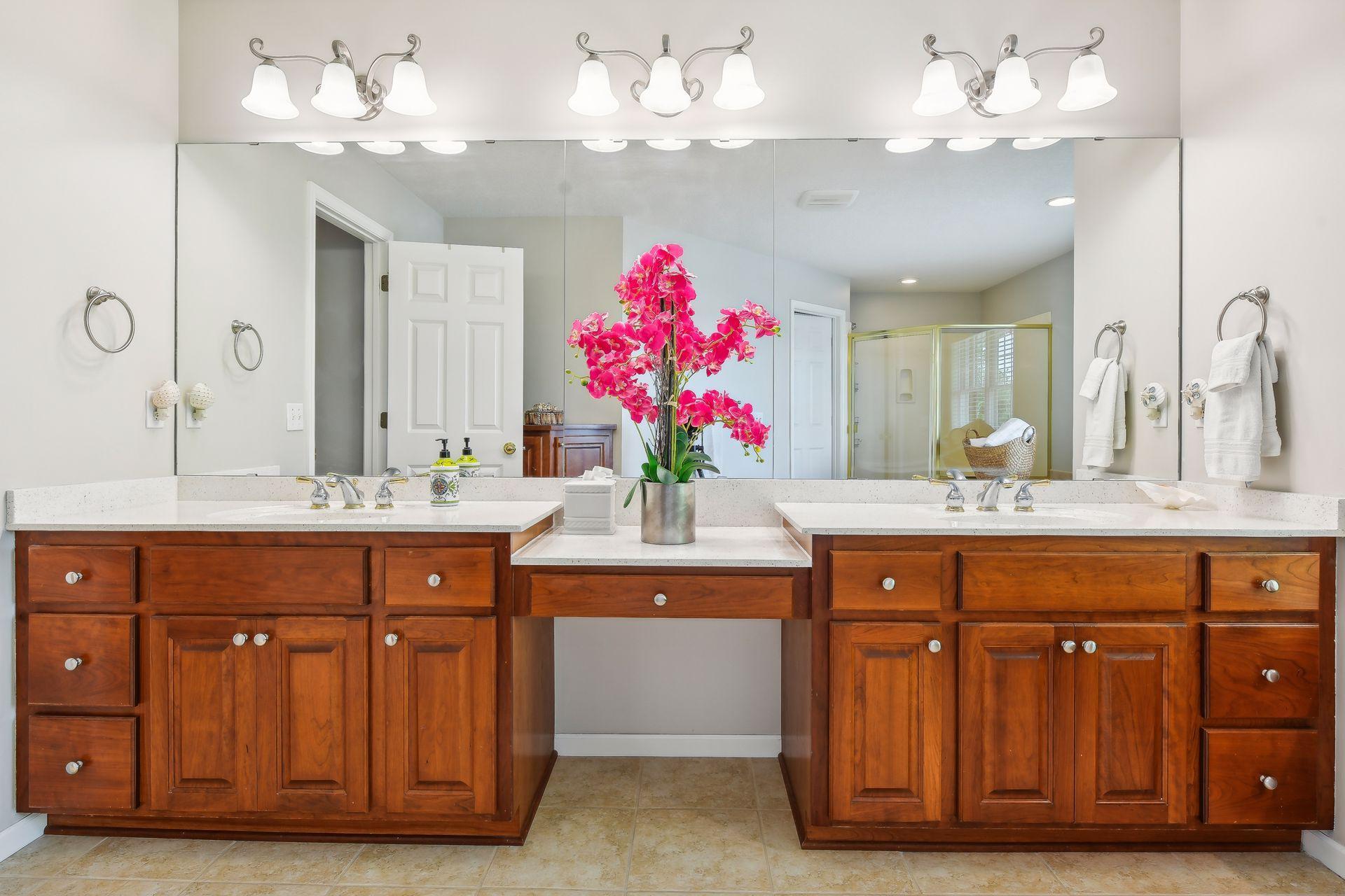 6895 Ruby Lane