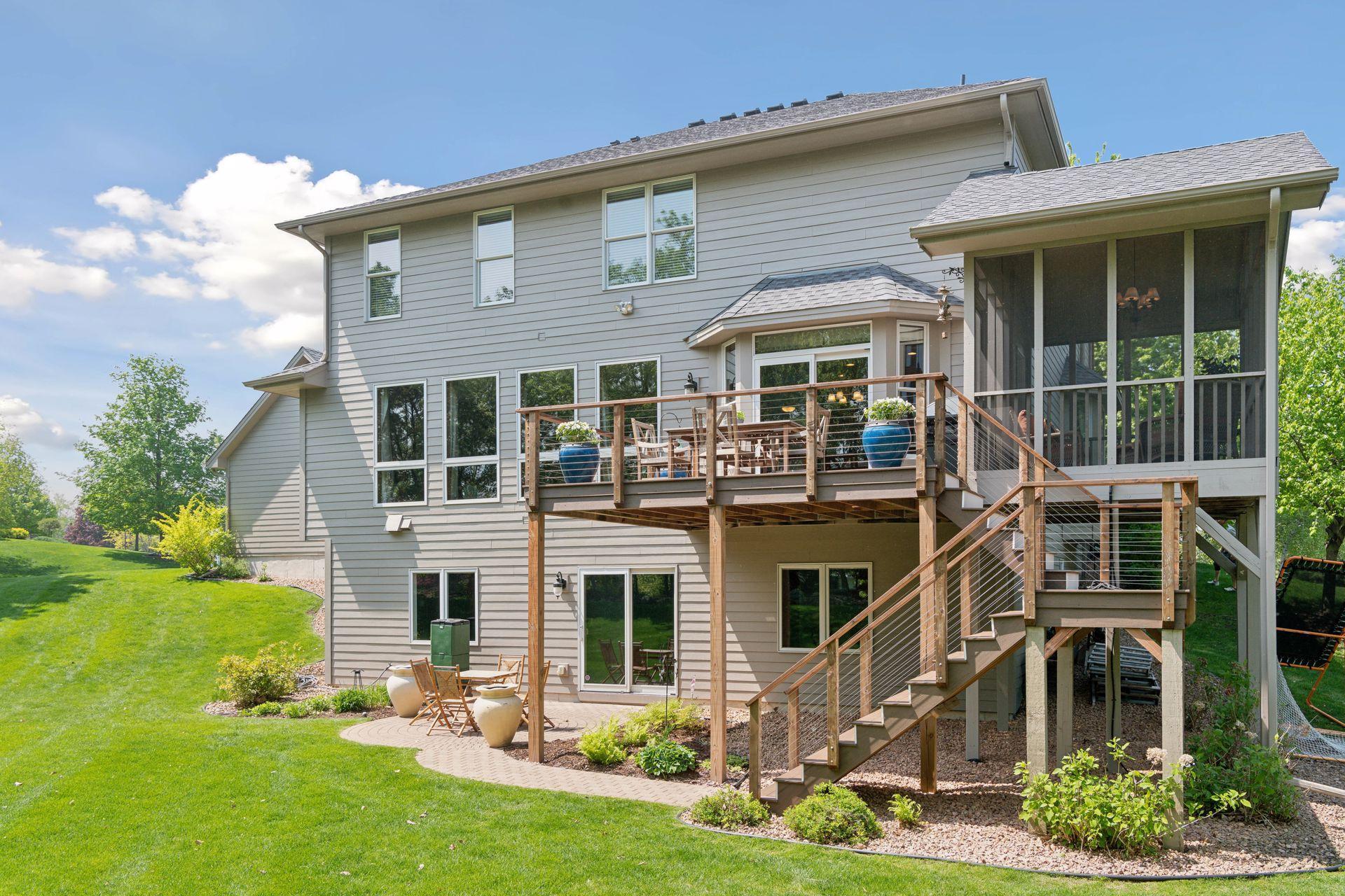 6895 Ruby Lane