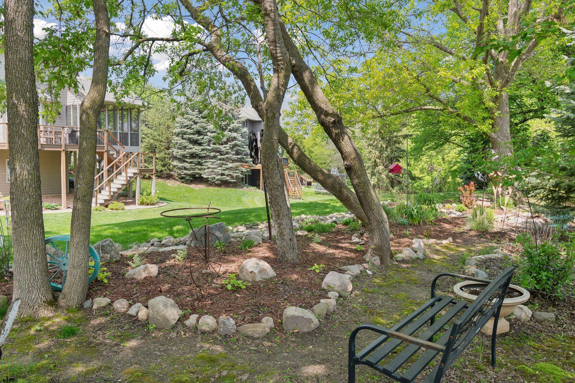 6895 Ruby Lane