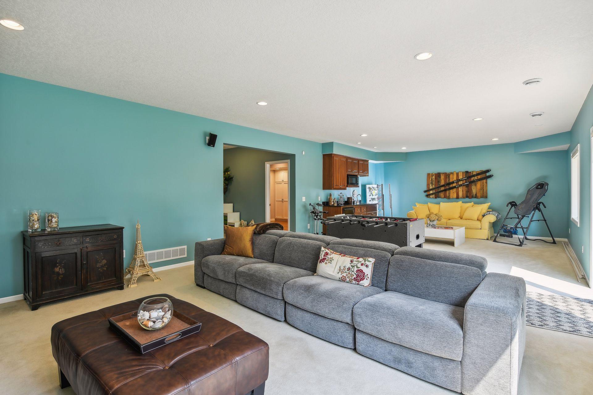 6895 Ruby Lane