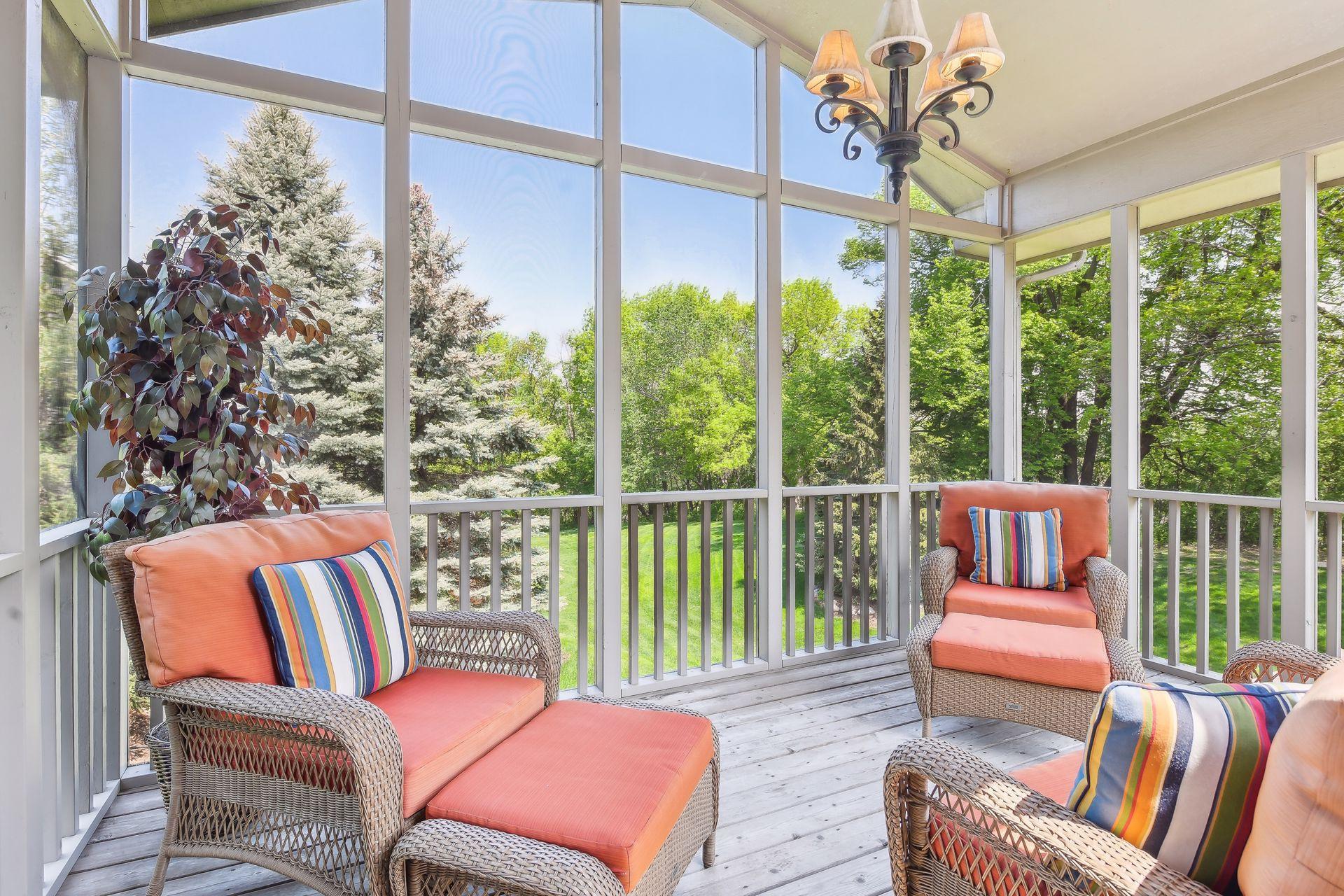6895 Ruby Lane