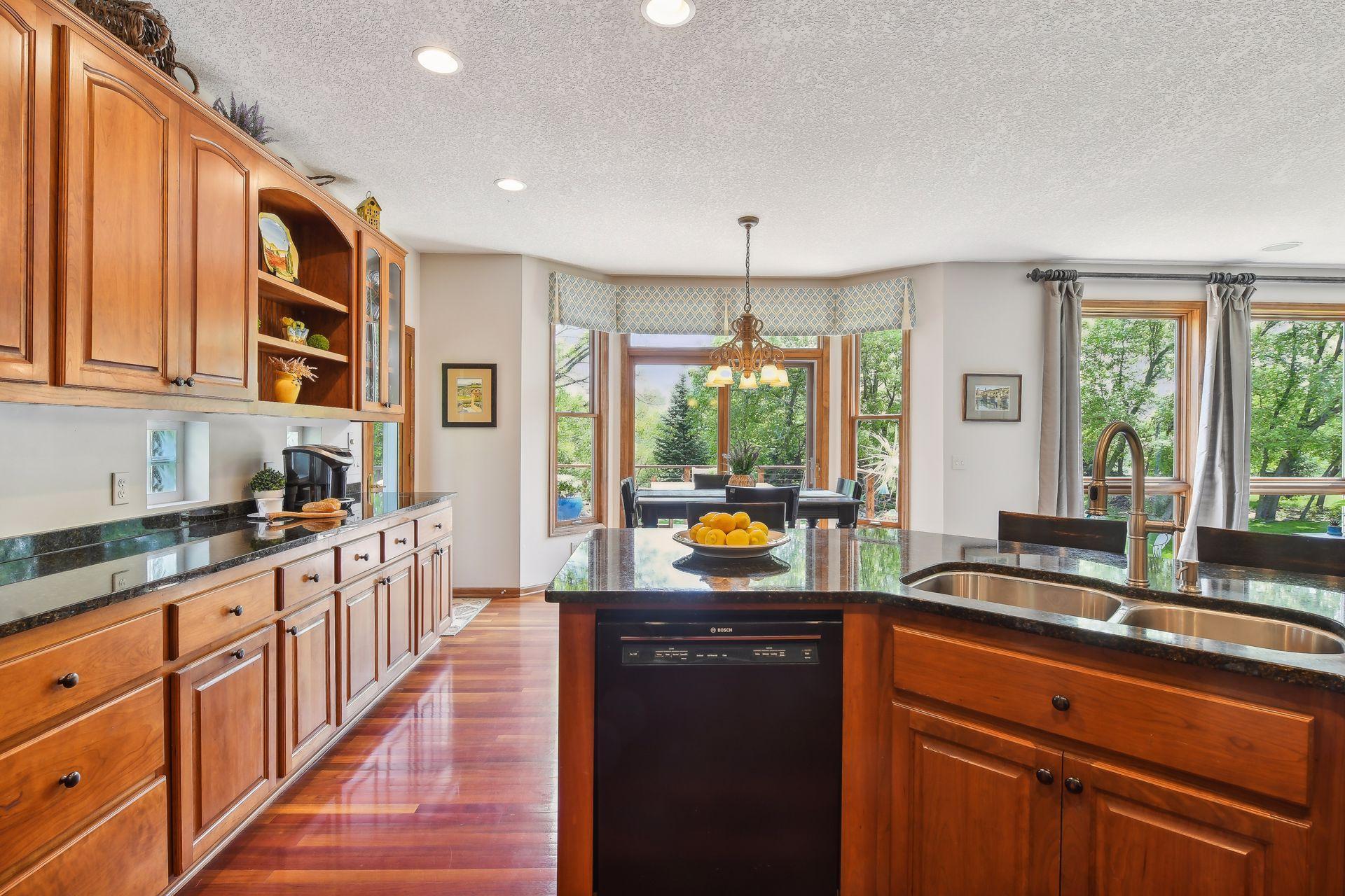 6895 Ruby Lane