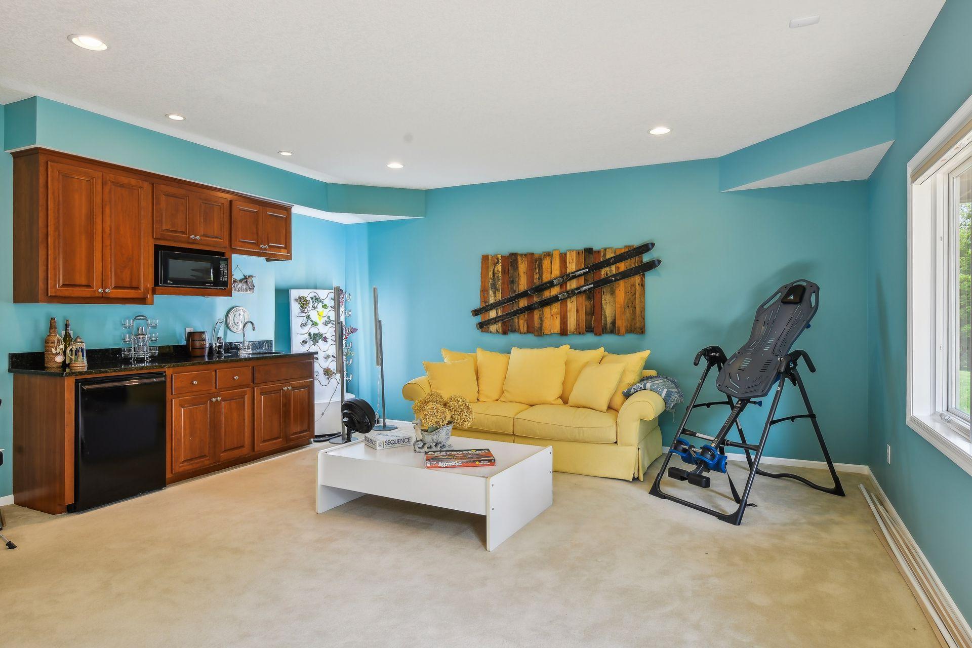 6895 Ruby Lane