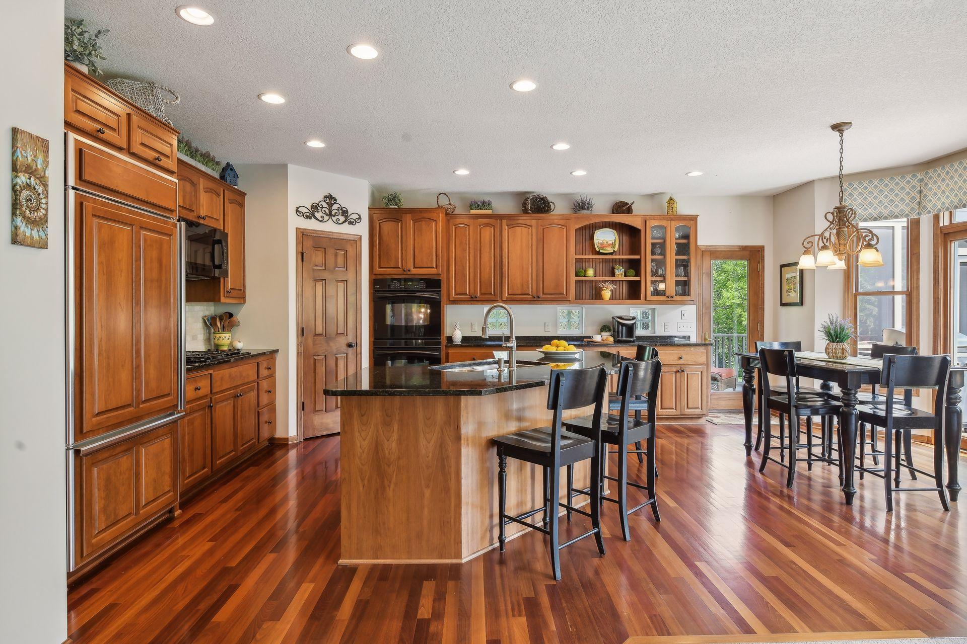 6895 Ruby Lane