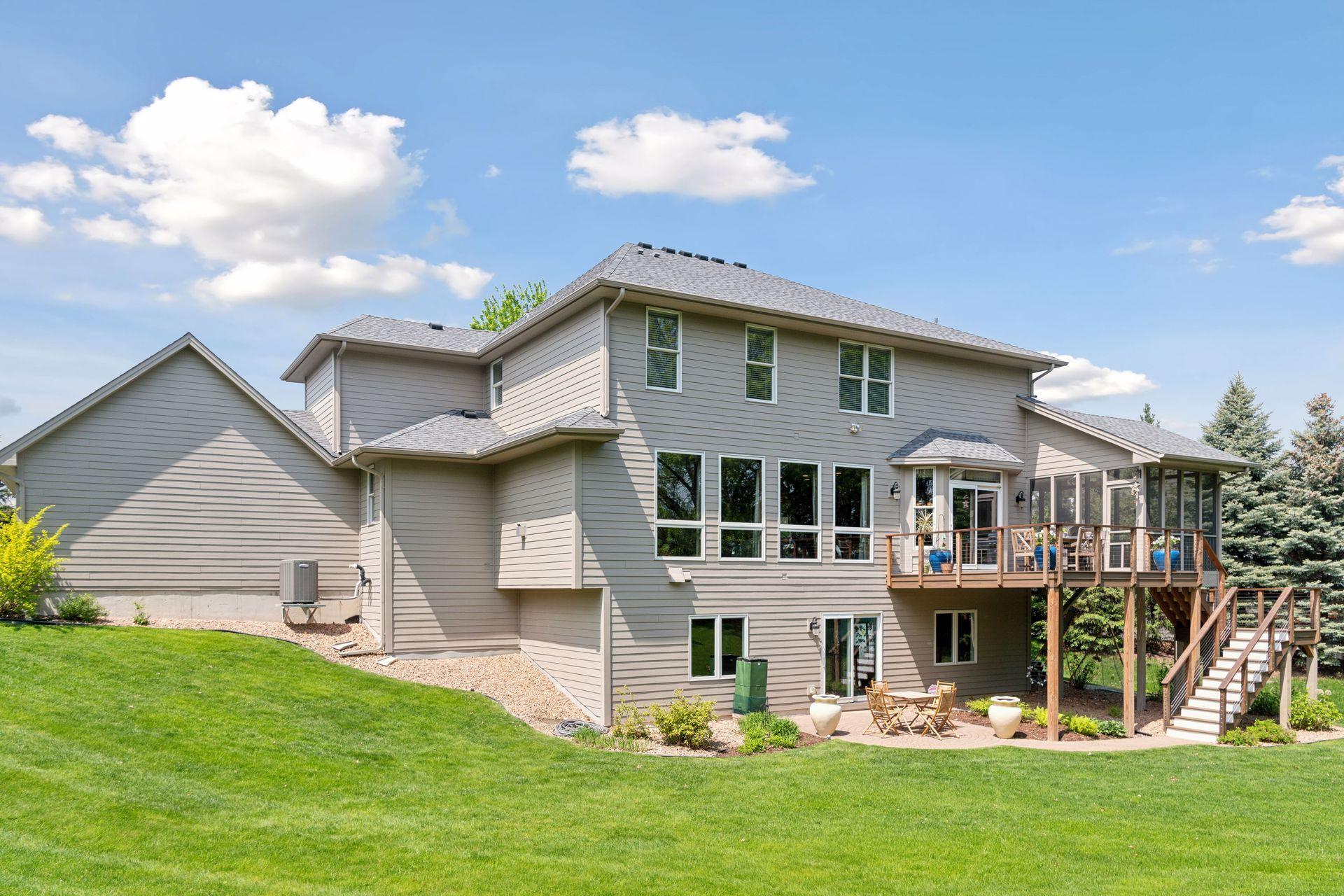 6895 Ruby Lane
