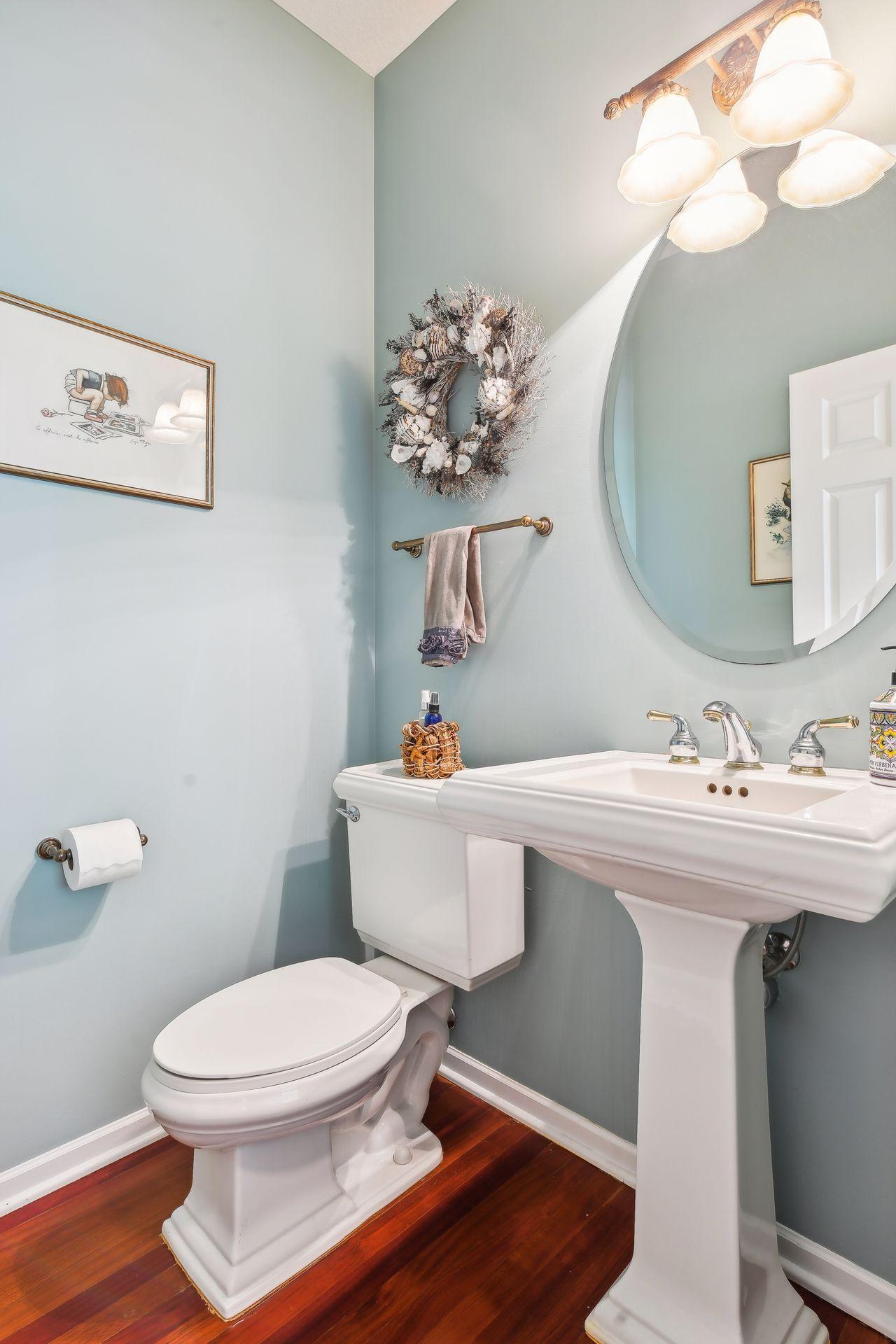6895 Ruby Lane