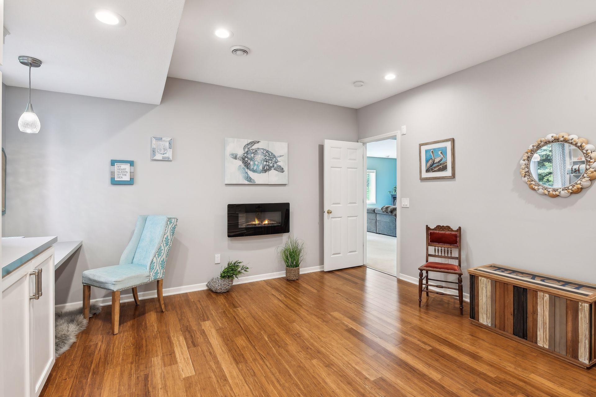 6895 Ruby Lane
