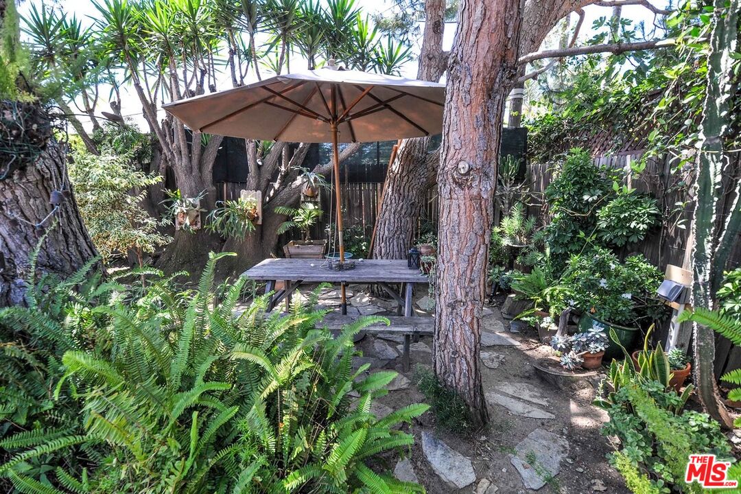 2725 BAGLEY AVE