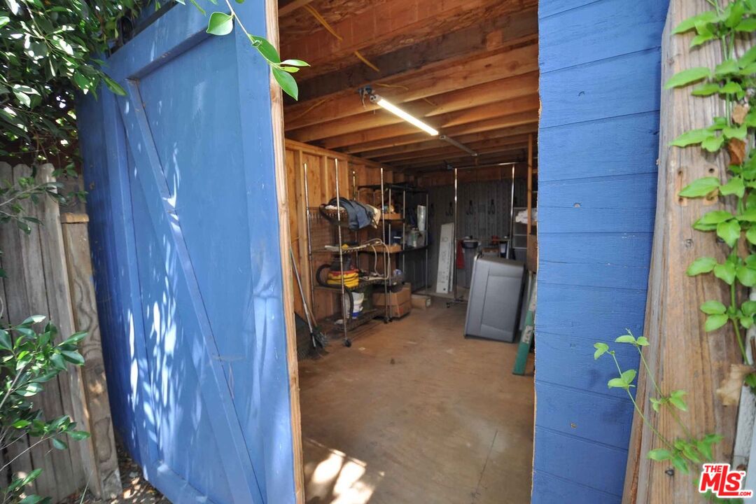 2725 BAGLEY AVE