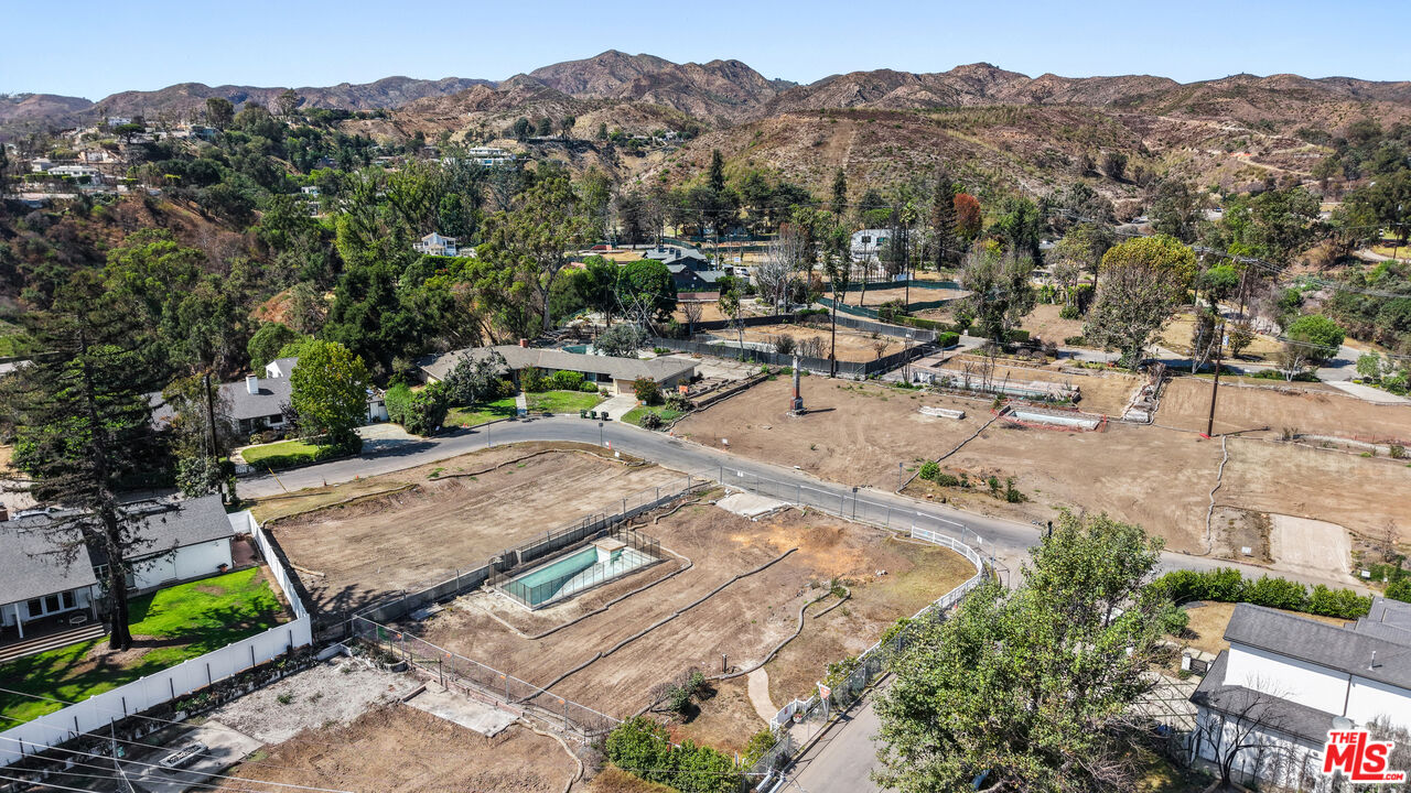 1085 Villa Grove Dr