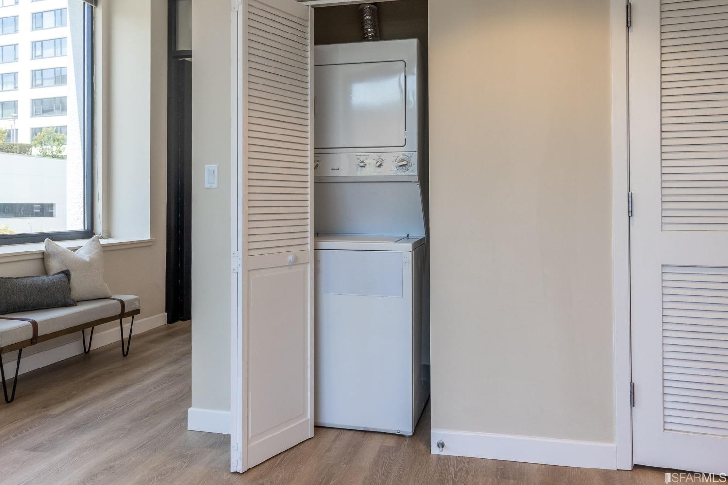250 King Street Unit: 372