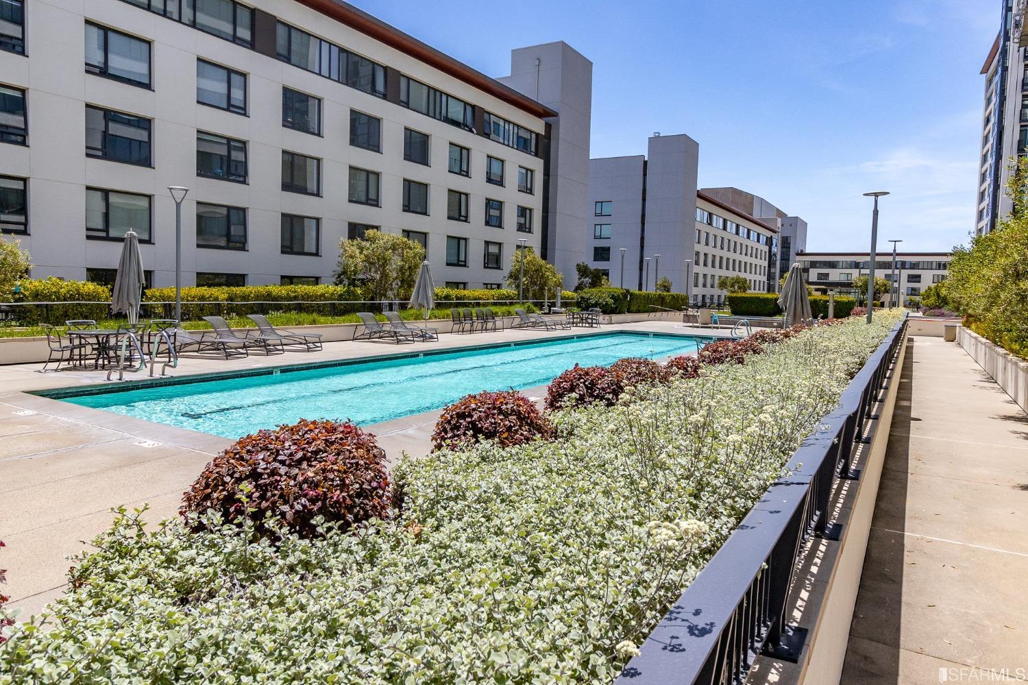 250 King Street Unit: 372