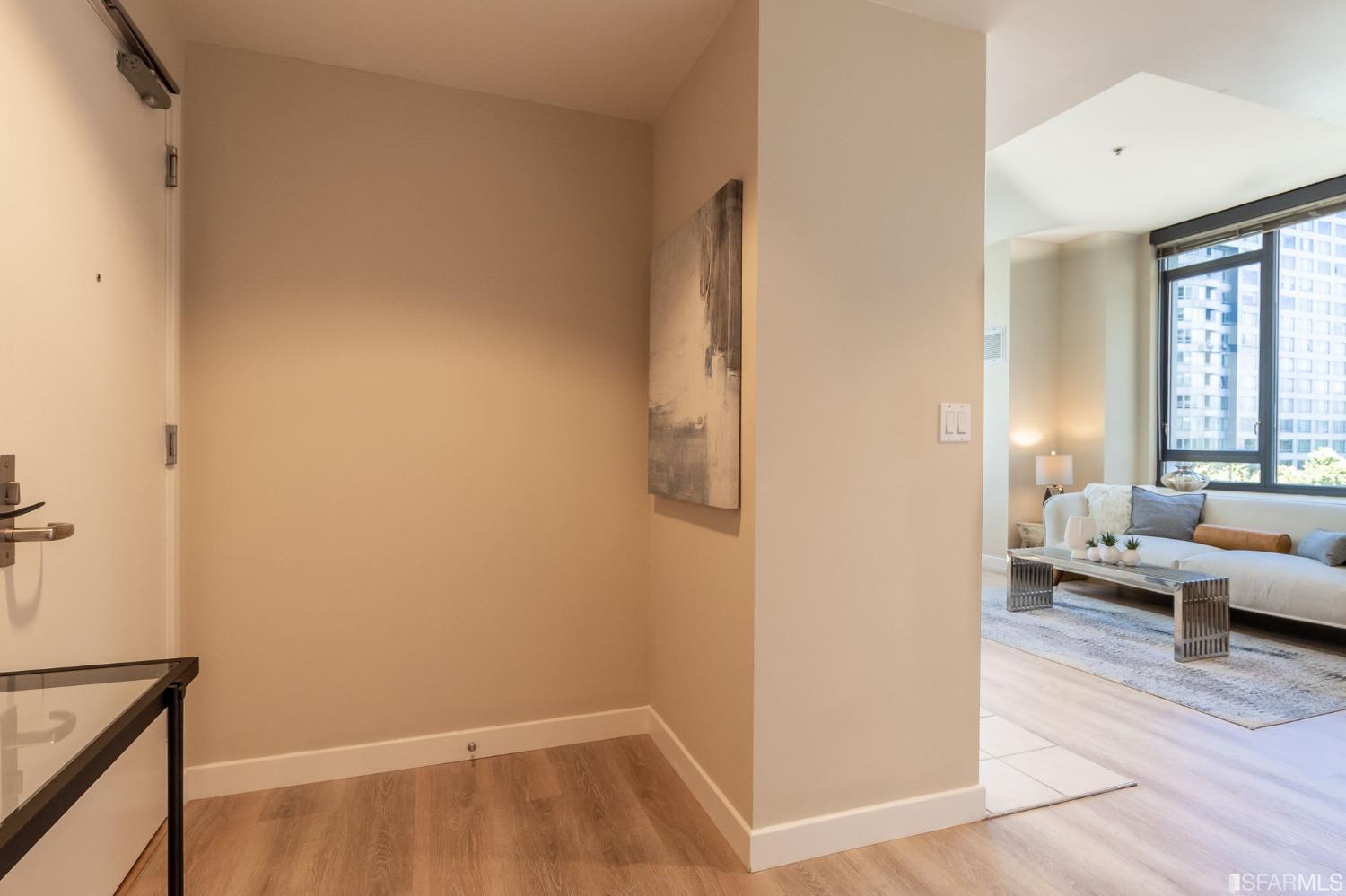 250 King Street Unit: 372