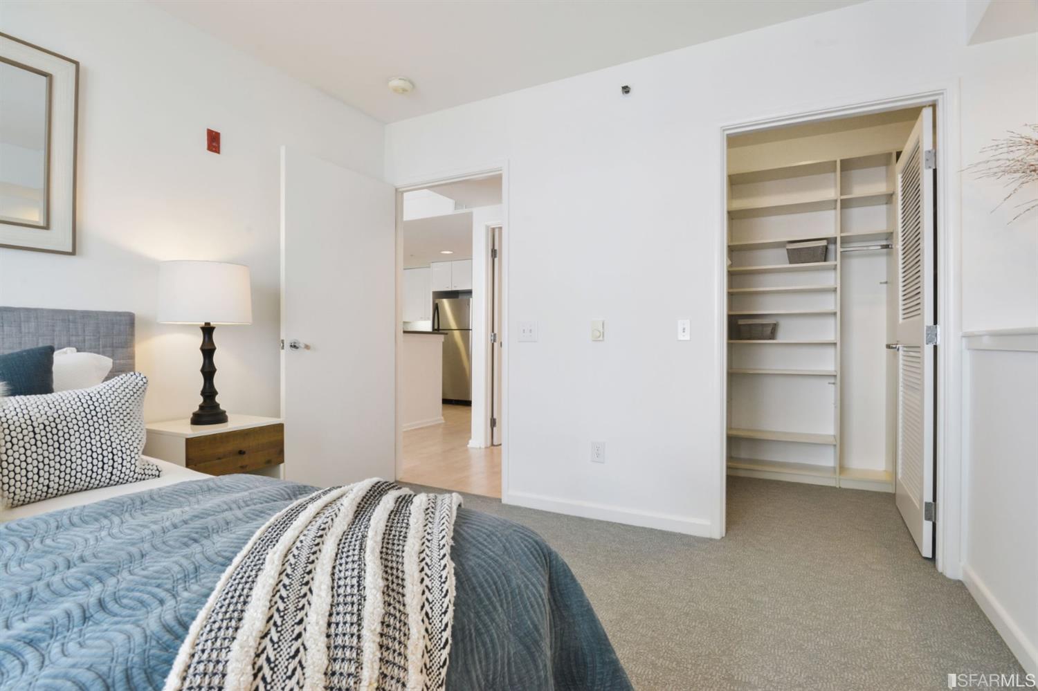 403 Main Street Unit: 516N
