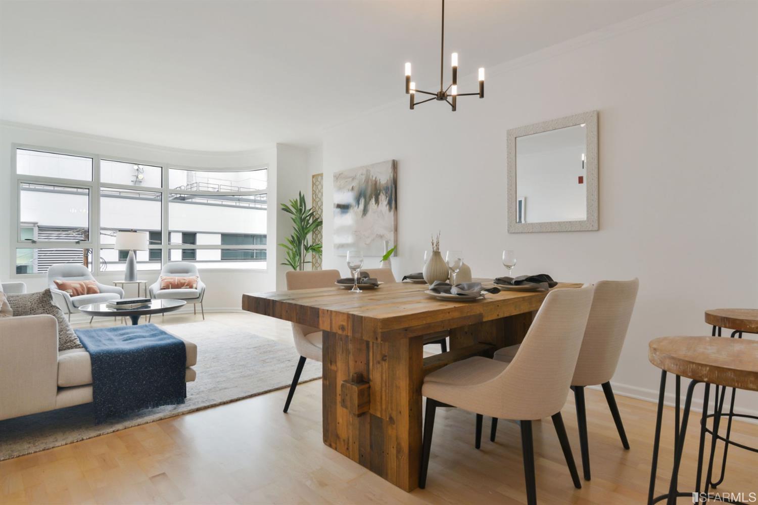 403 Main Street Unit: 516N