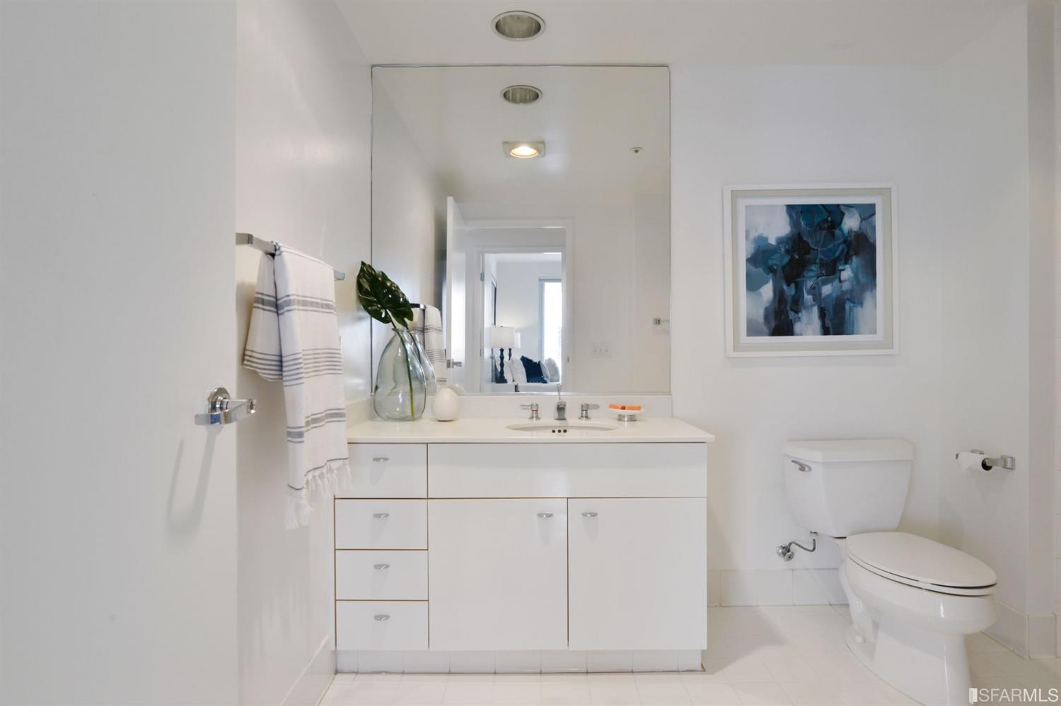 403 Main Street Unit: 516N