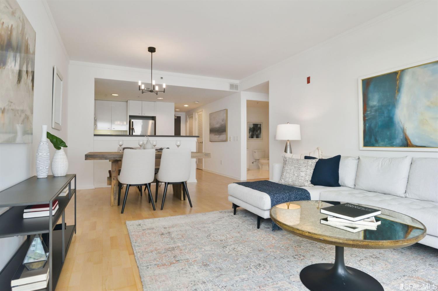 403 Main Street Unit: 516N
