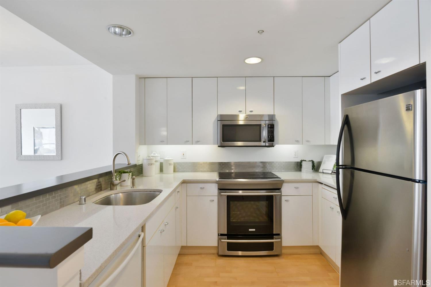 403 Main Street Unit: 516N