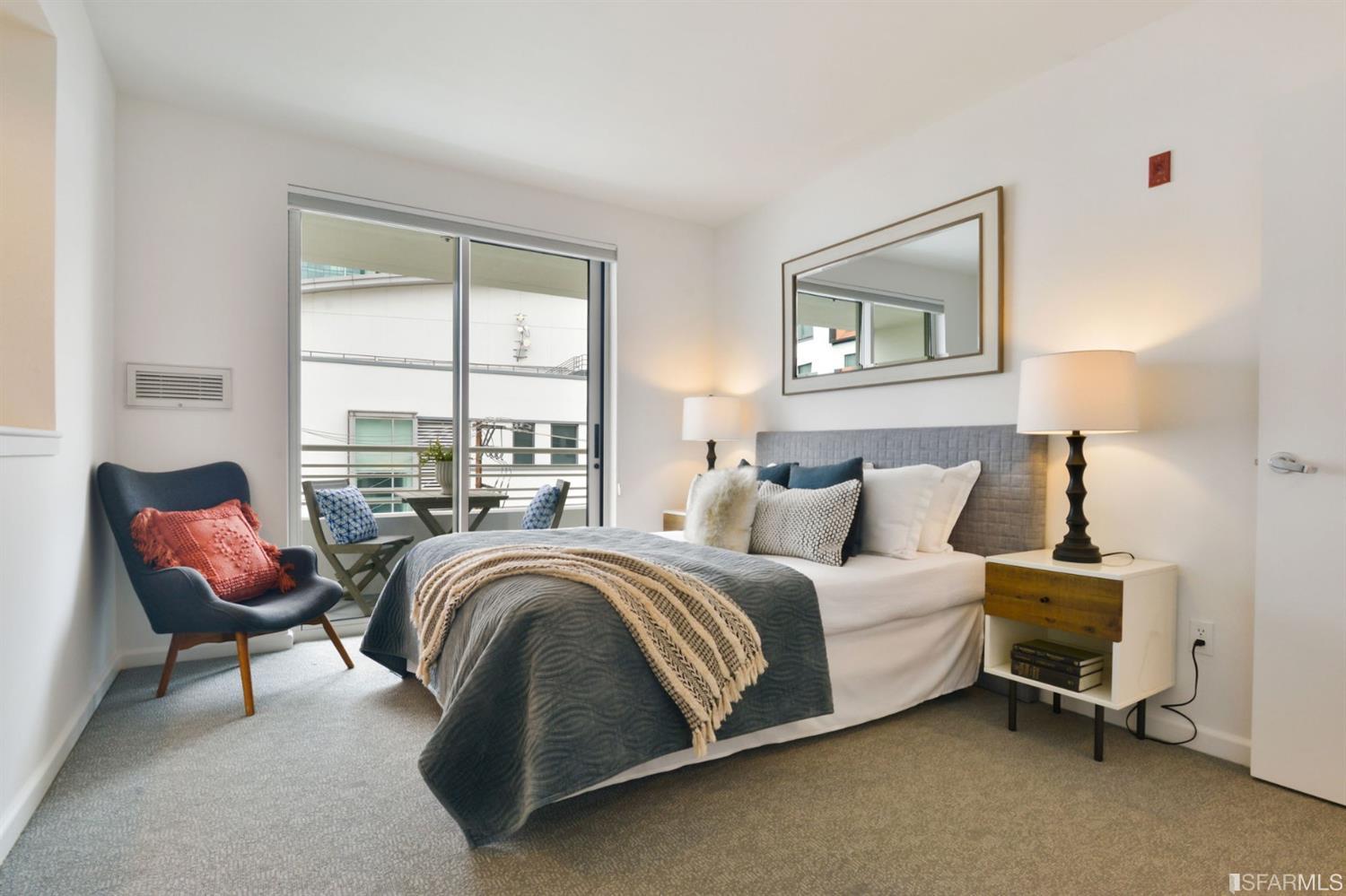 403 Main Street Unit: 516N