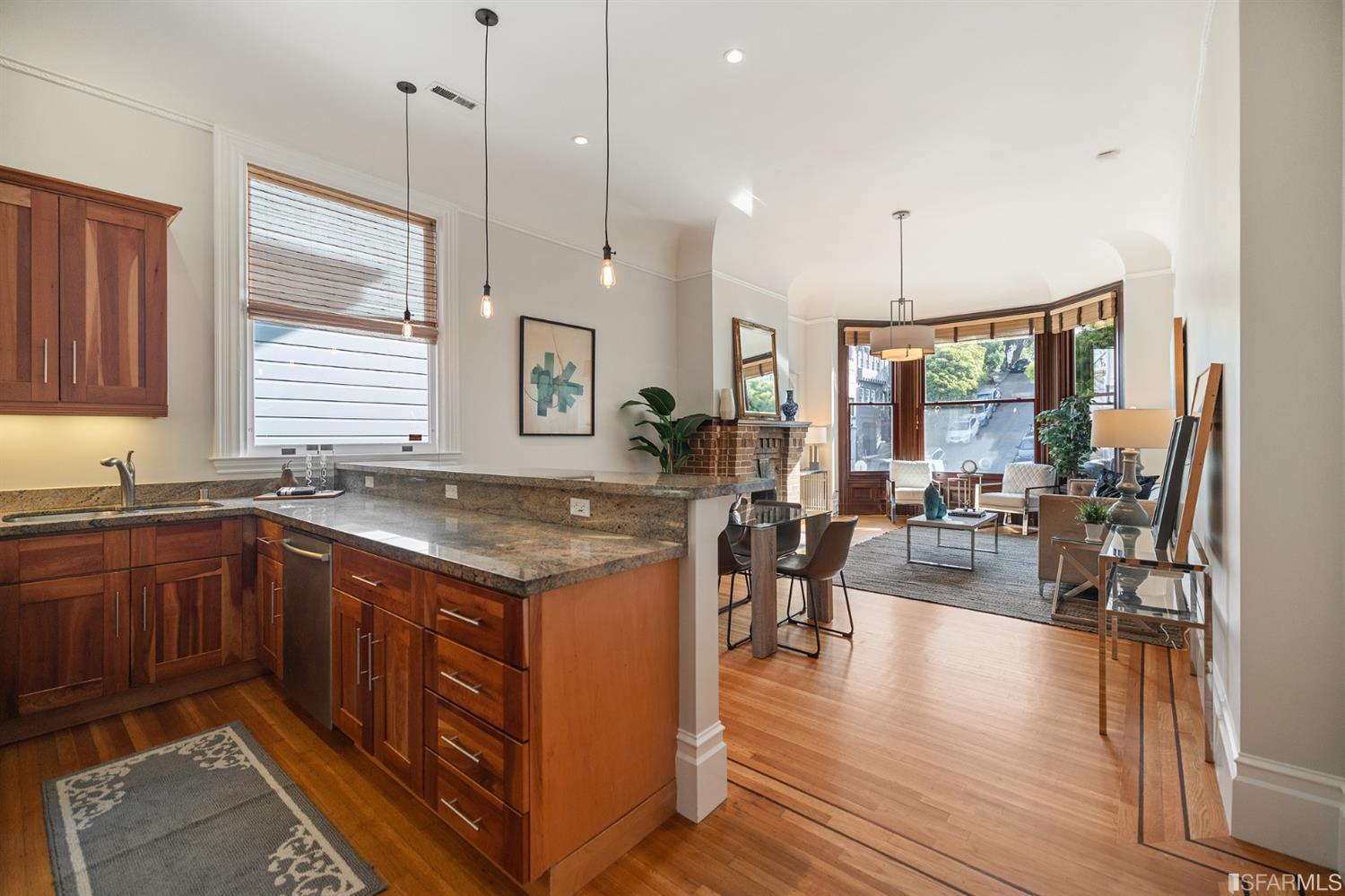 860 Waller Street Unit: 2