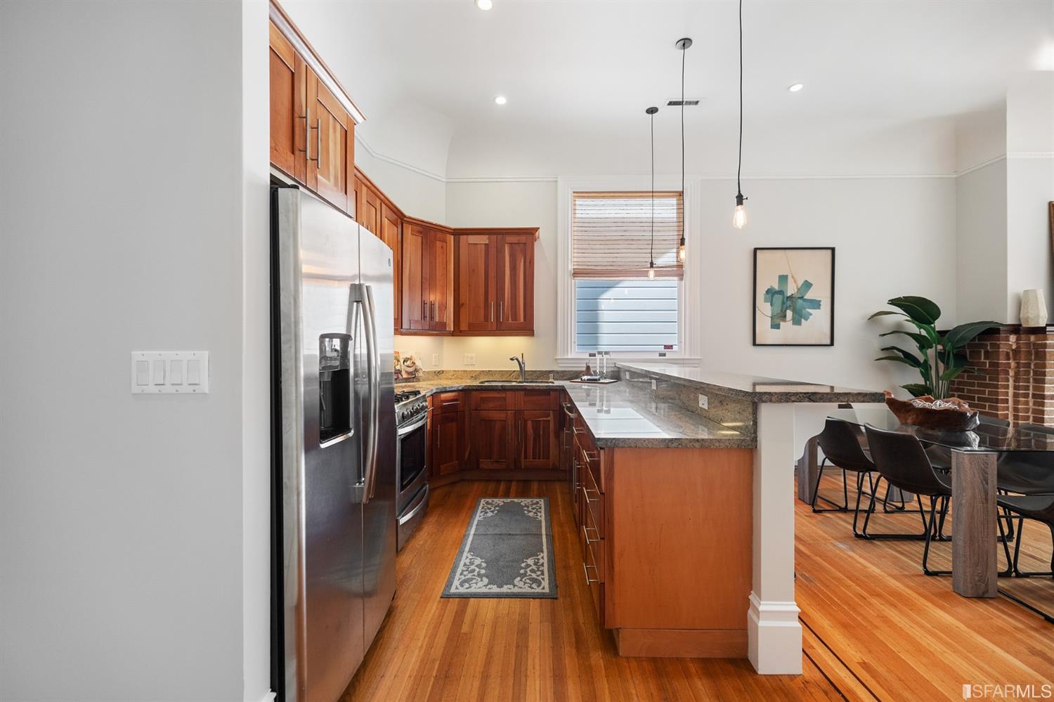860 Waller Street Unit: 2