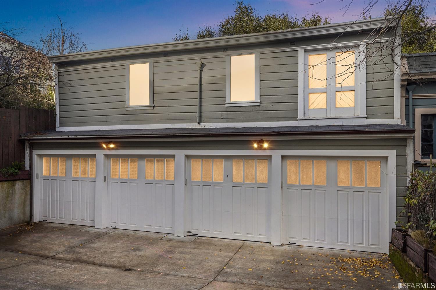 860 Waller Street Unit: 2