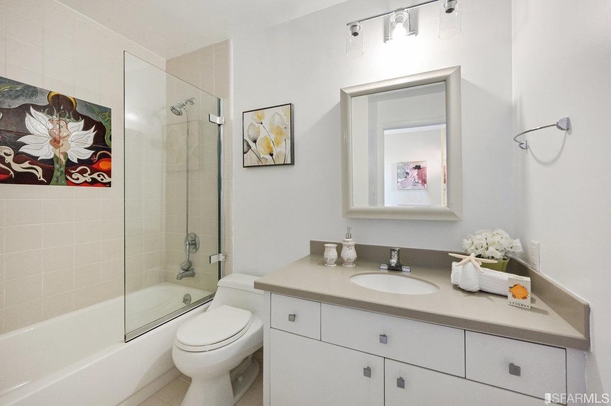 3620 Market Street Unit: 4