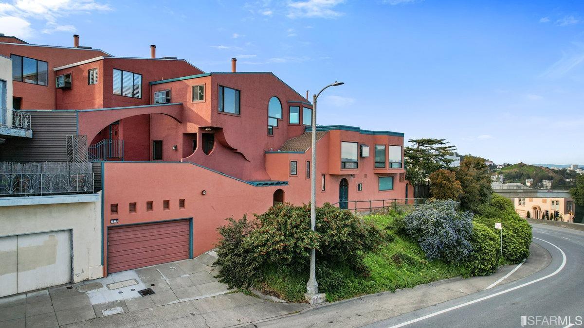 3620 Market Street Unit: 4