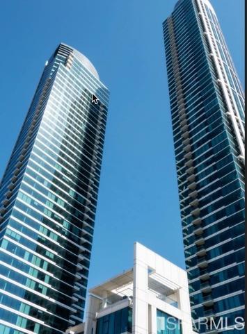 425 1st Street Unit: 1207