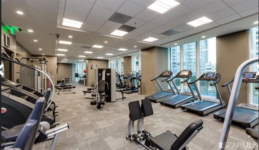 425 1st Street Unit: 1207