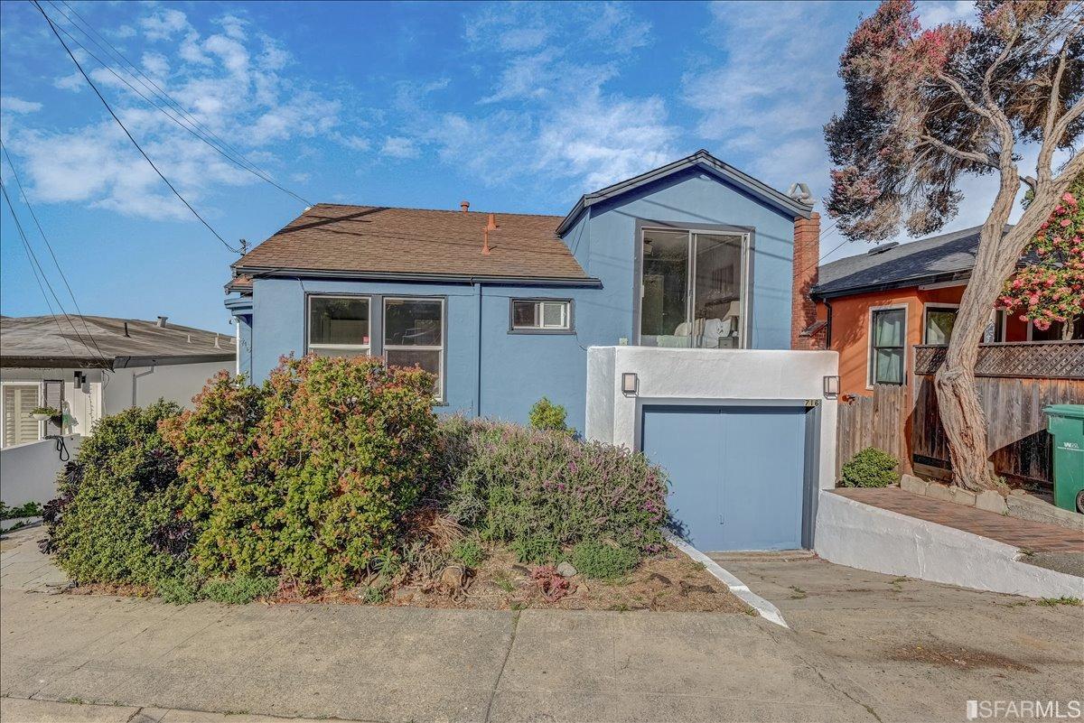 716 Gateview Avenue