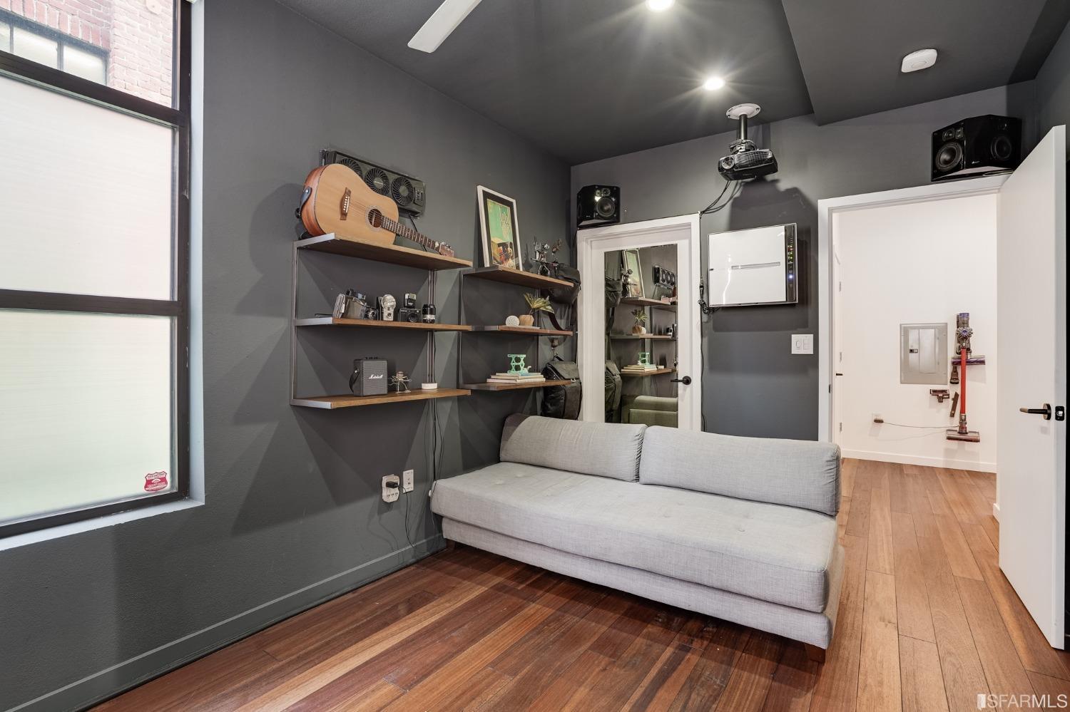 288 3rd Street Unit: 106