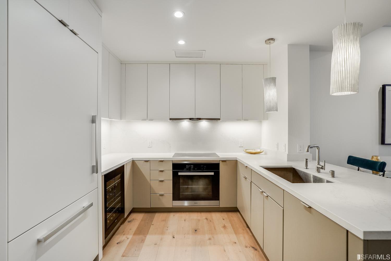 690 Market Street Unit: 201