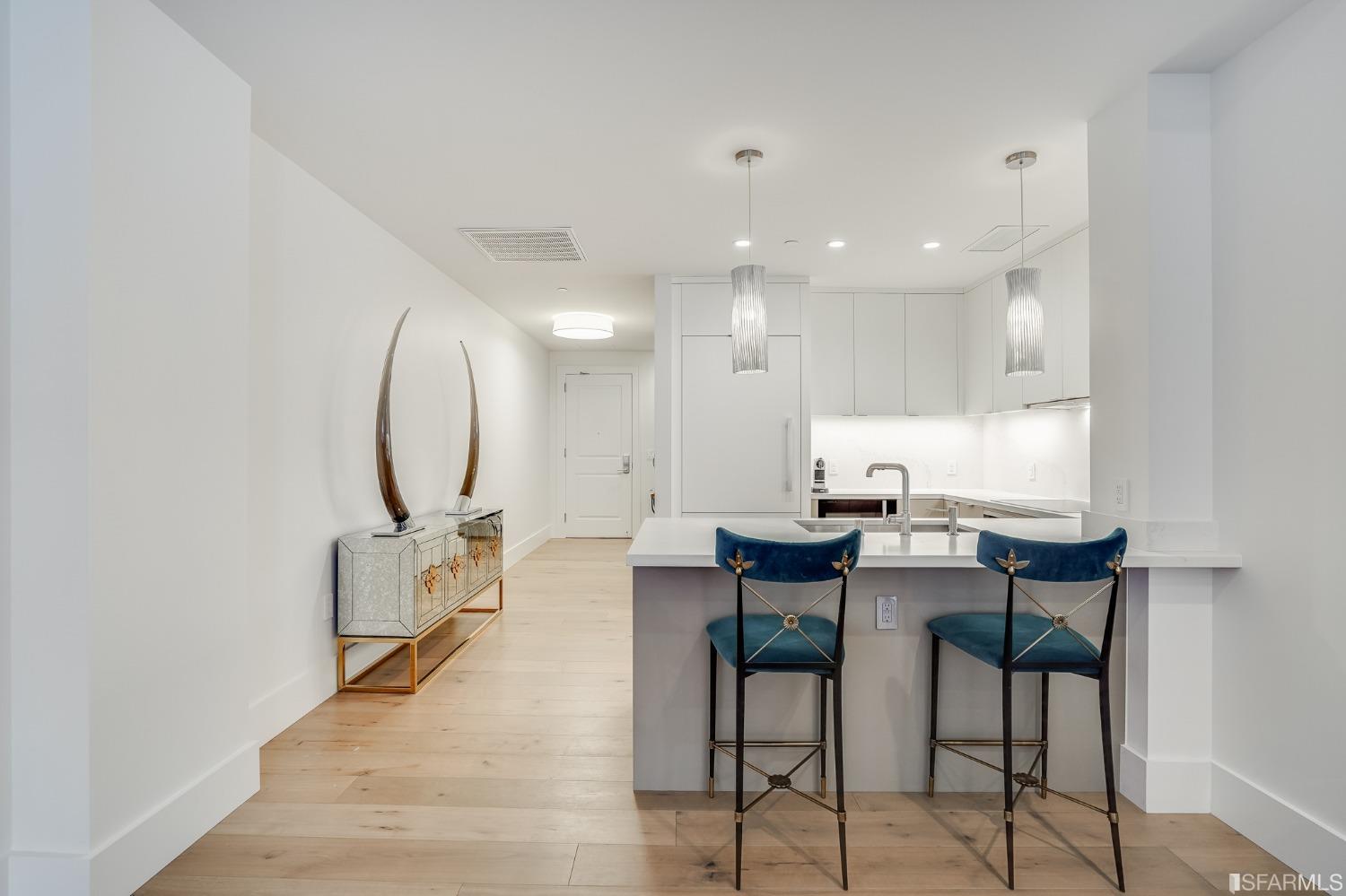 690 Market Street Unit: 201