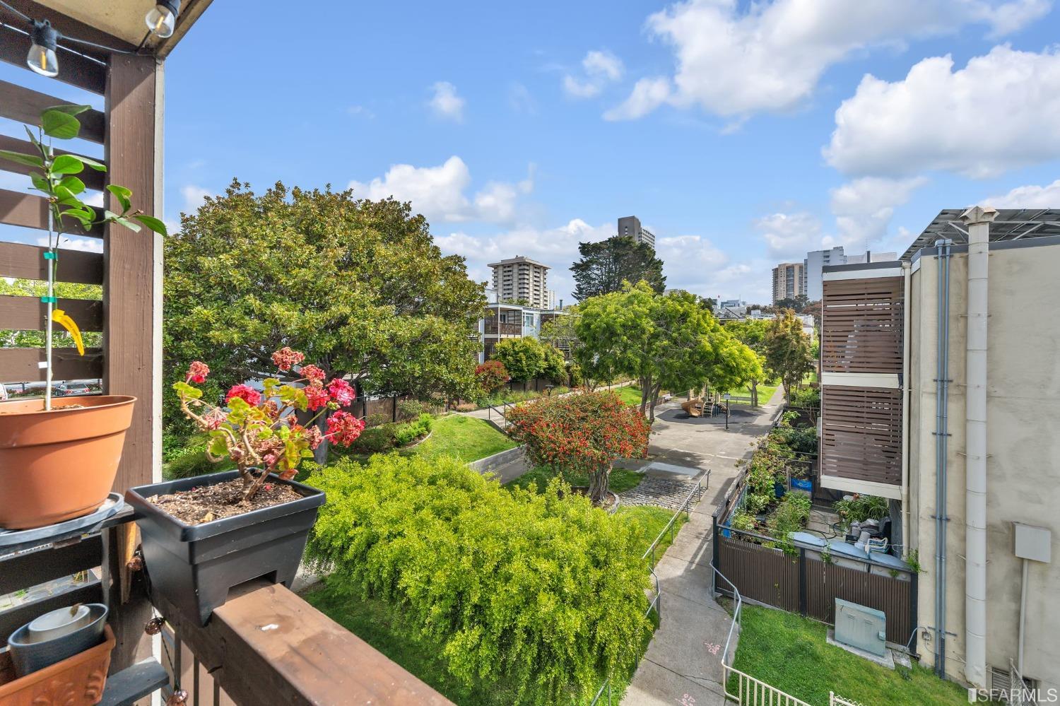 1420 Webster Street Unit: 6