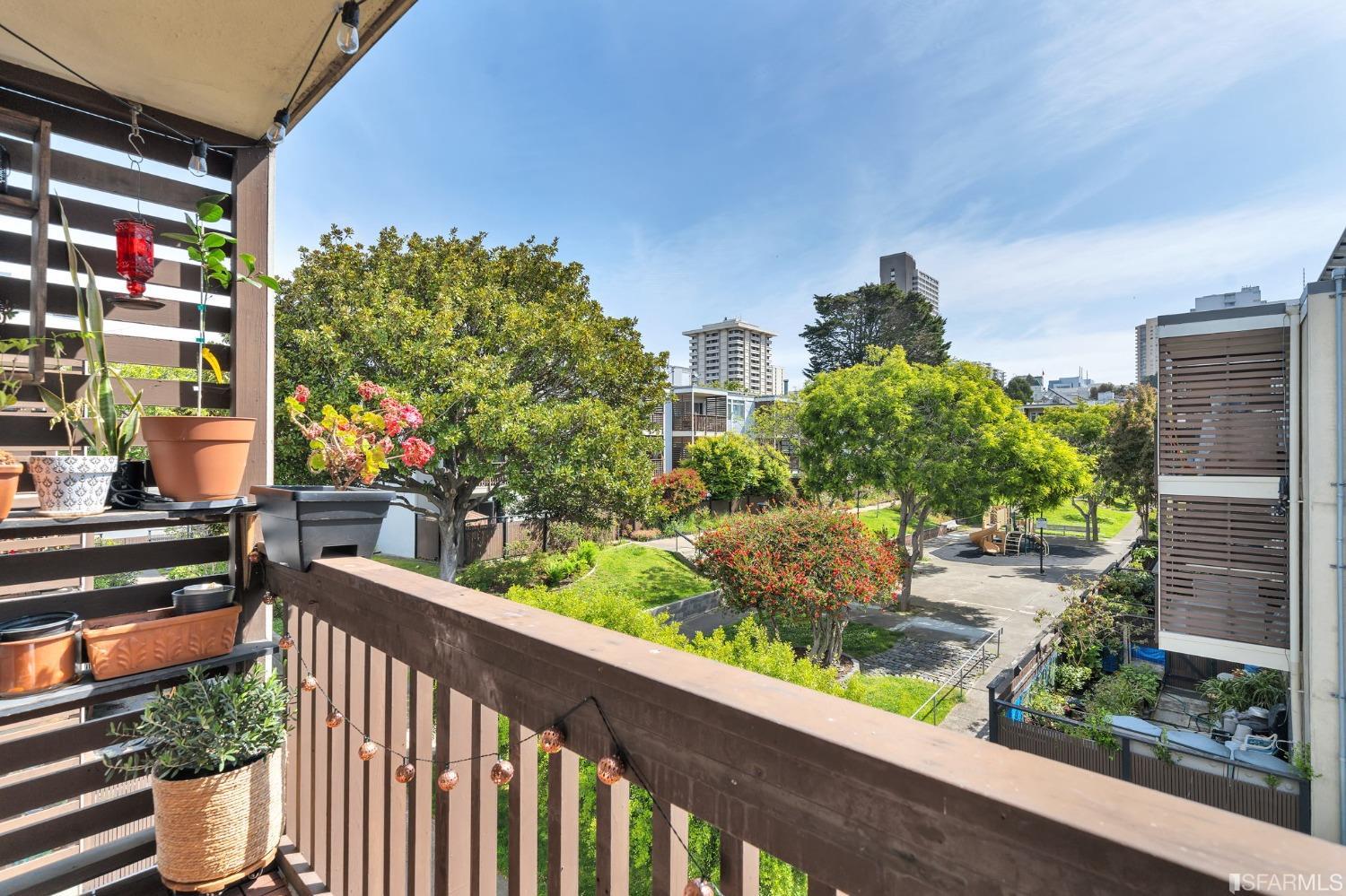 1420 Webster Street Unit: 6