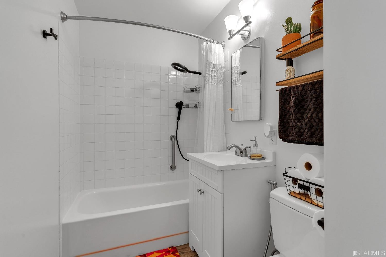 1420 Webster Street Unit: 6
