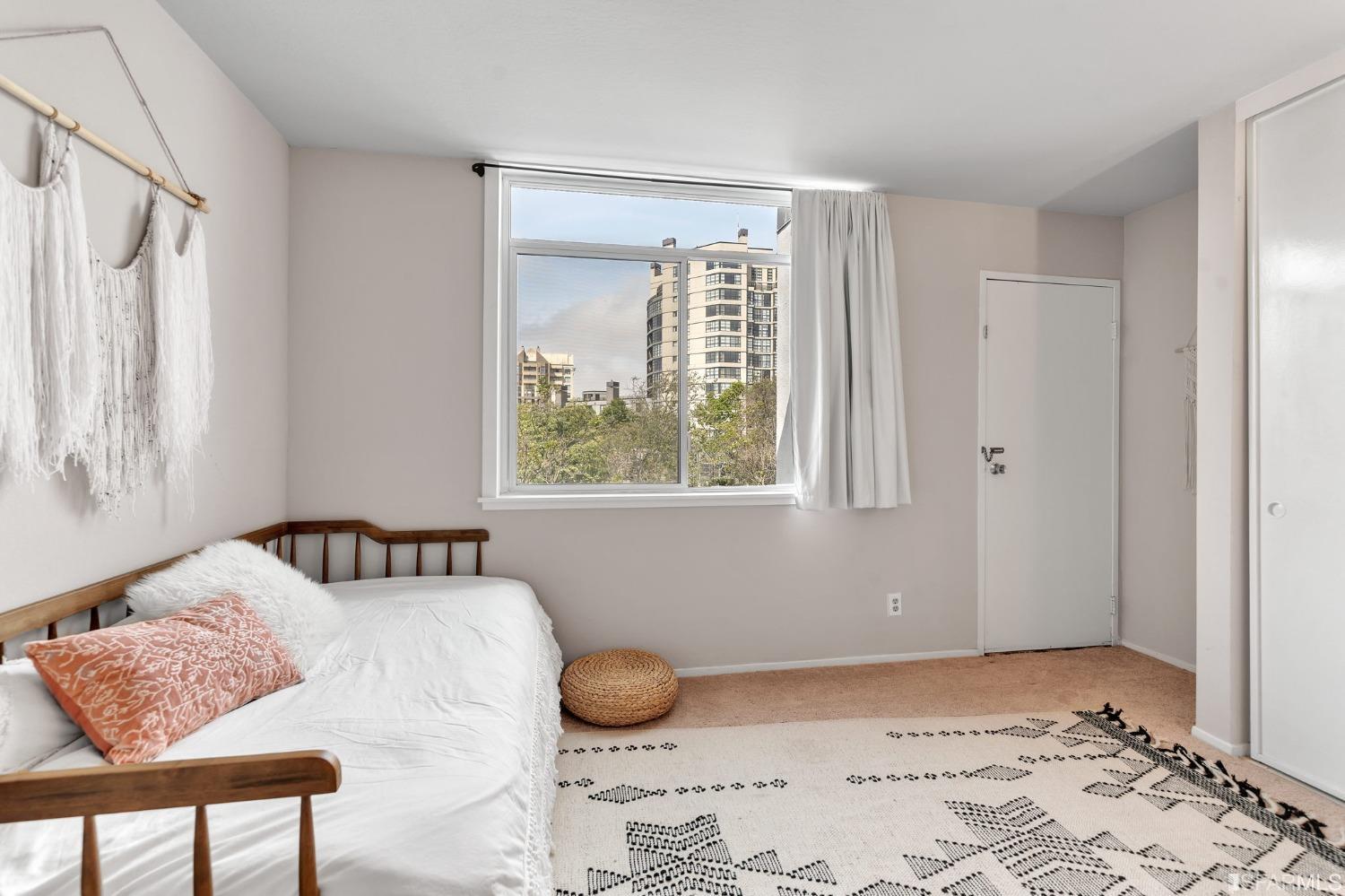1420 Webster Street Unit: 6
