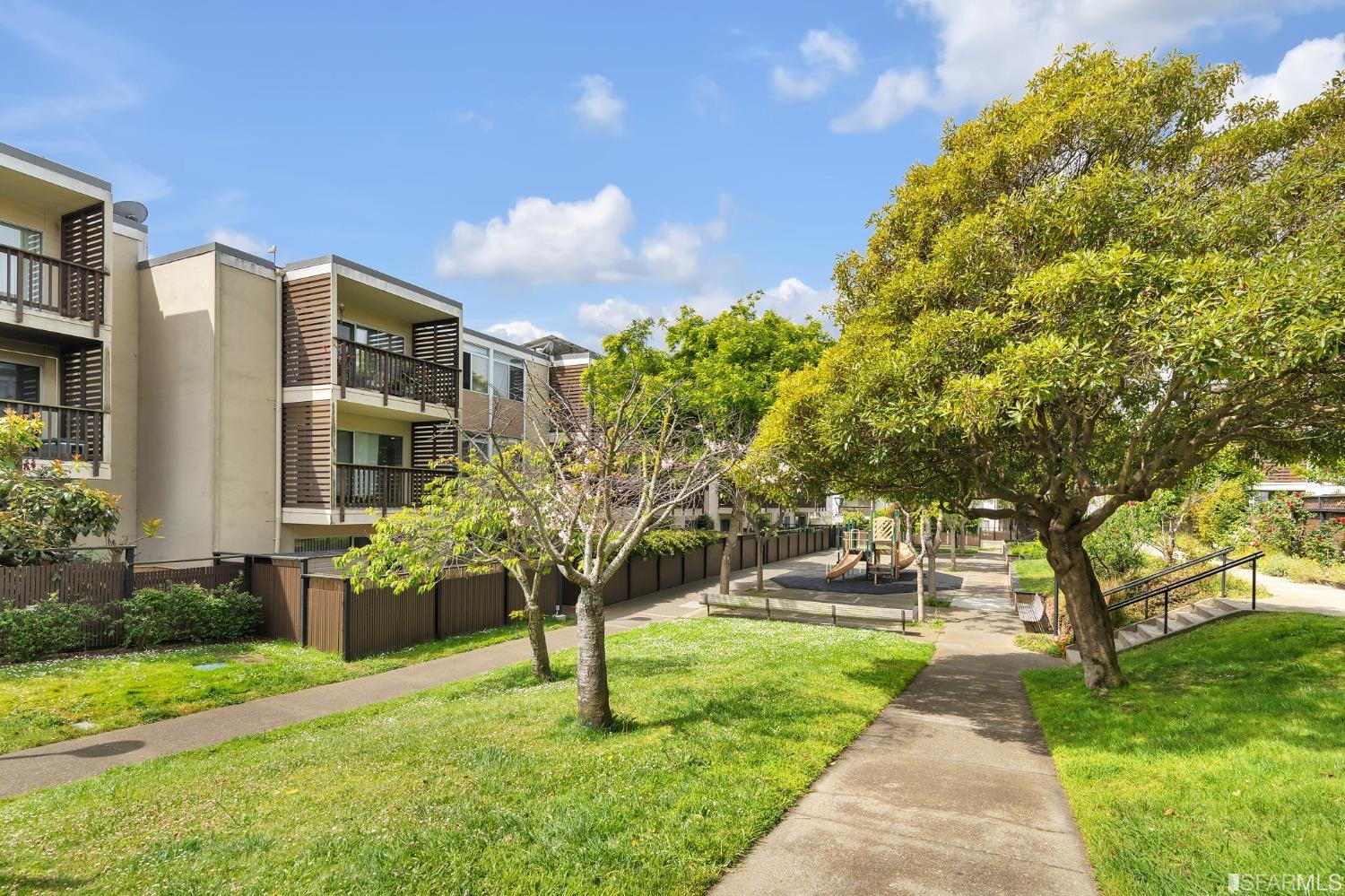 1420 Webster Street Unit: 6