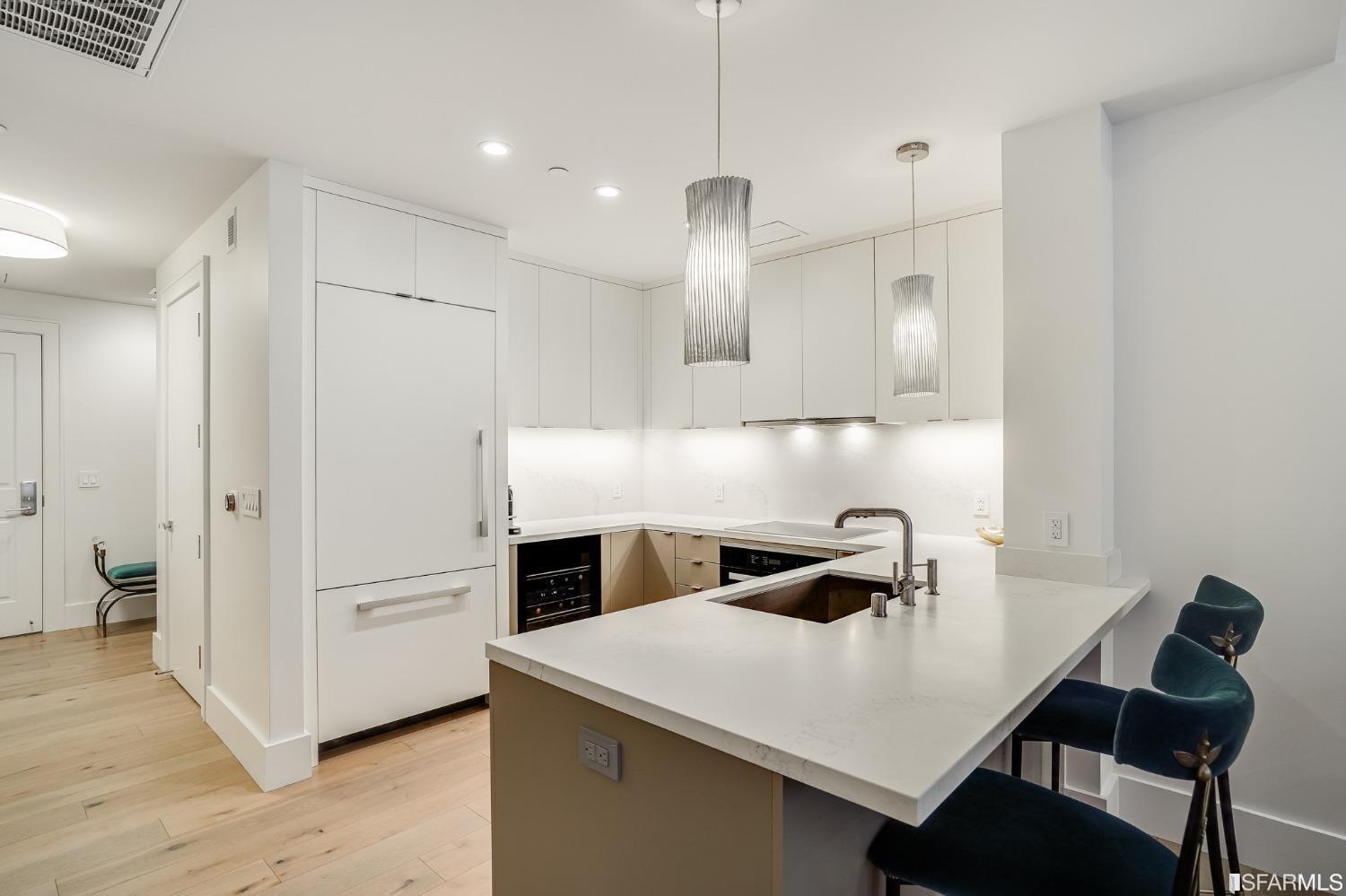 690 Market Street Unit: 201
