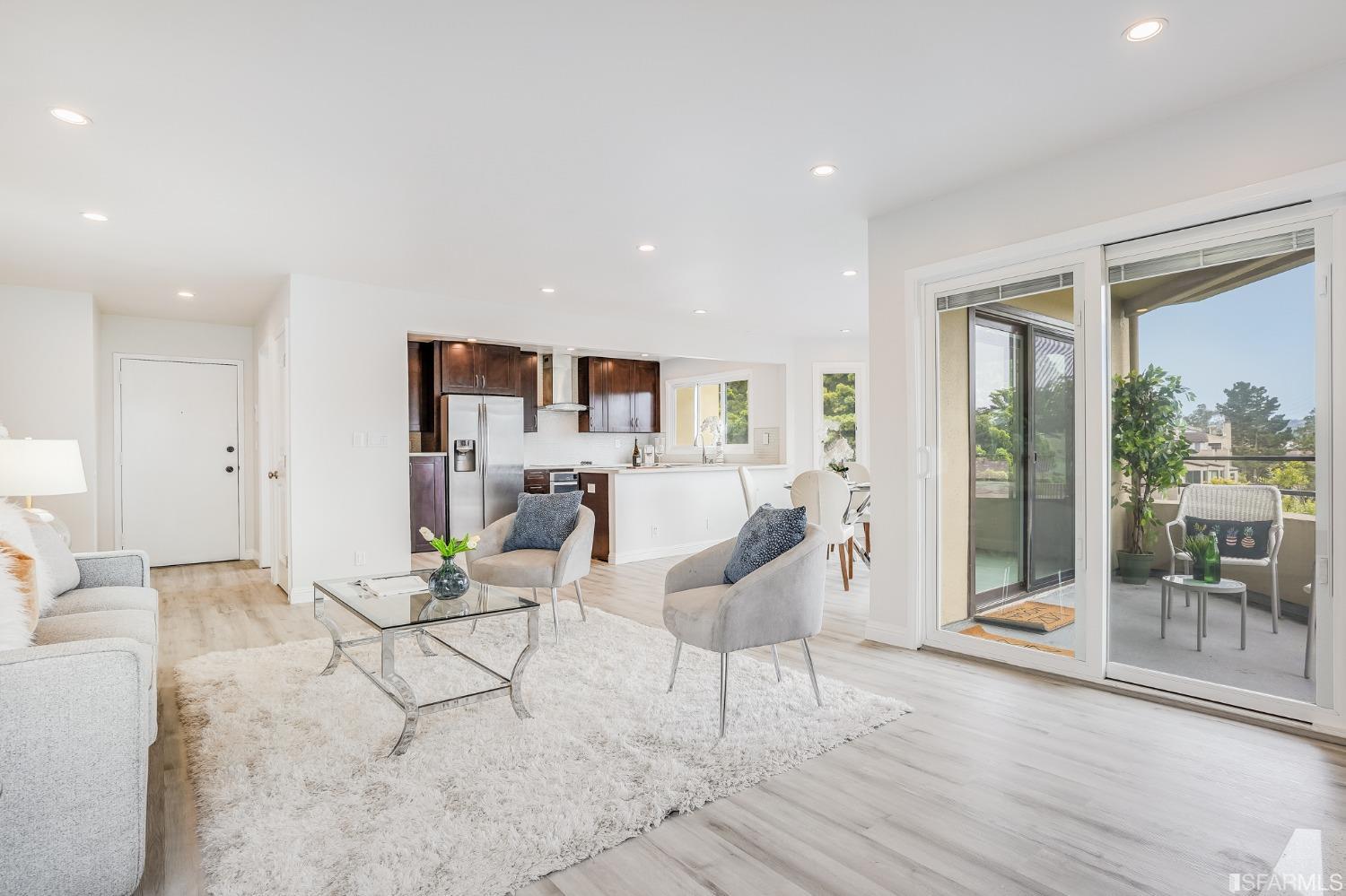 109 S Lake Merced Hills Unit: 3E