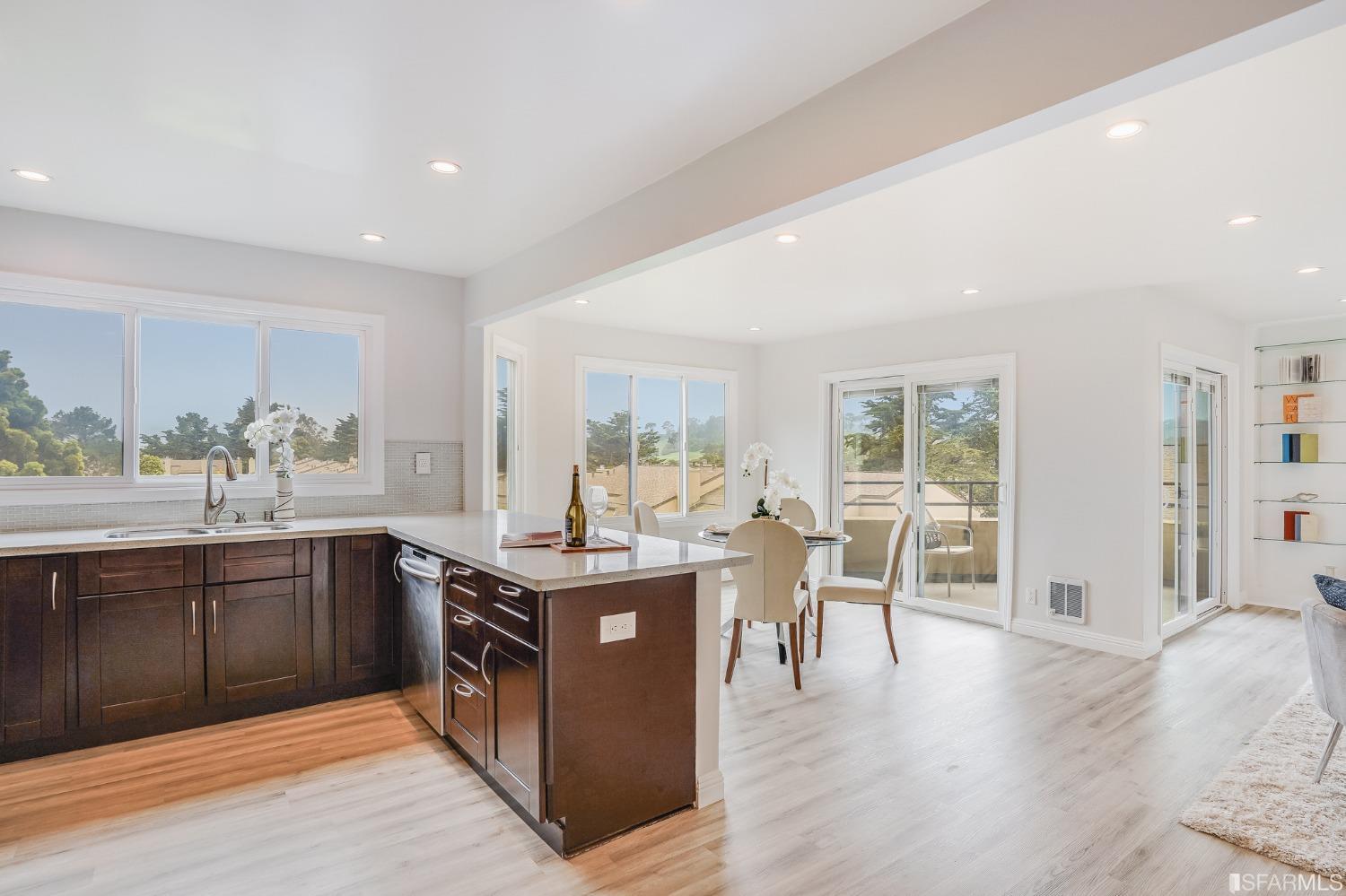 109 S Lake Merced Hills Unit: 3E