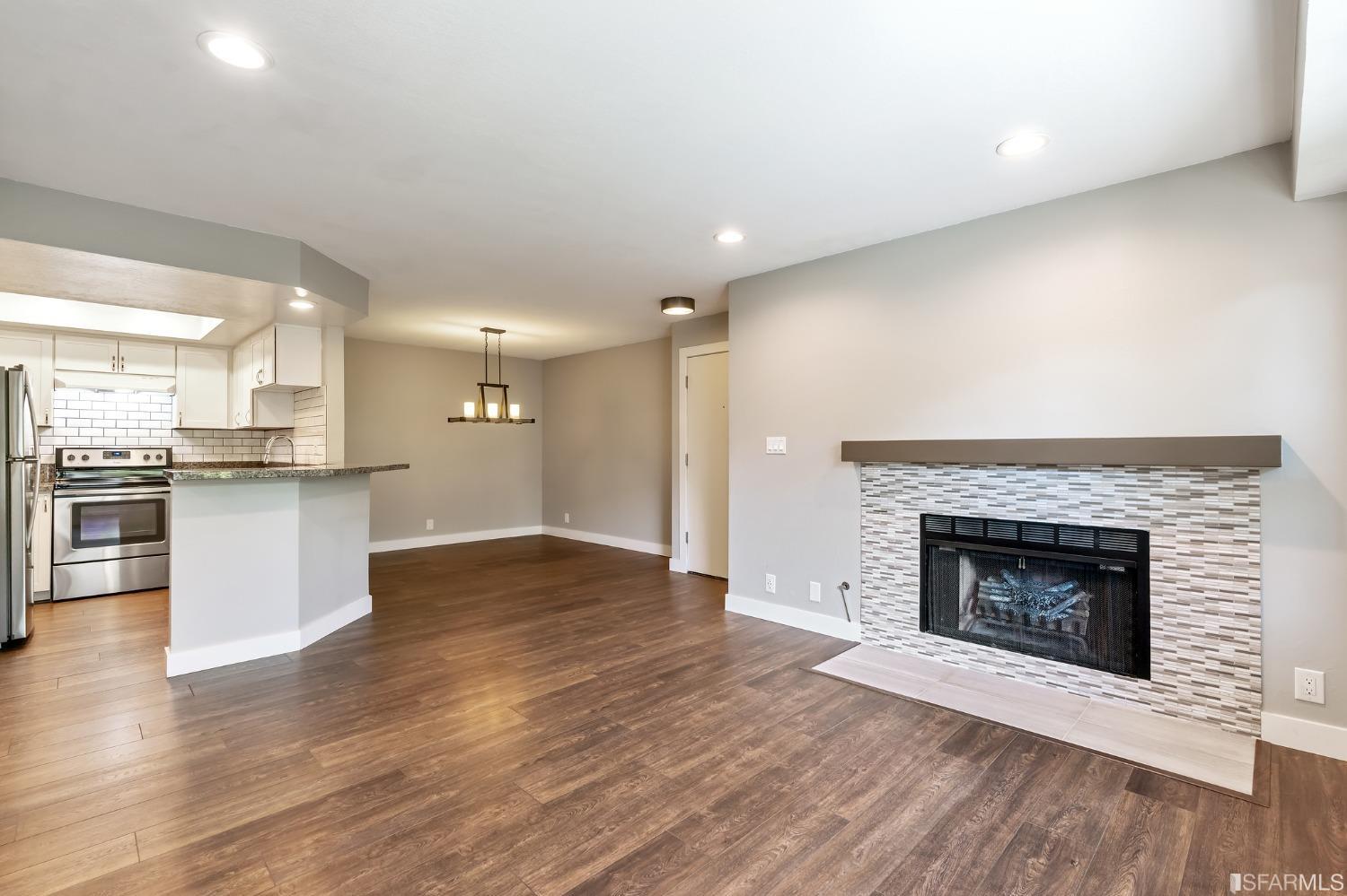 1077 Wesley Court Unit: 1