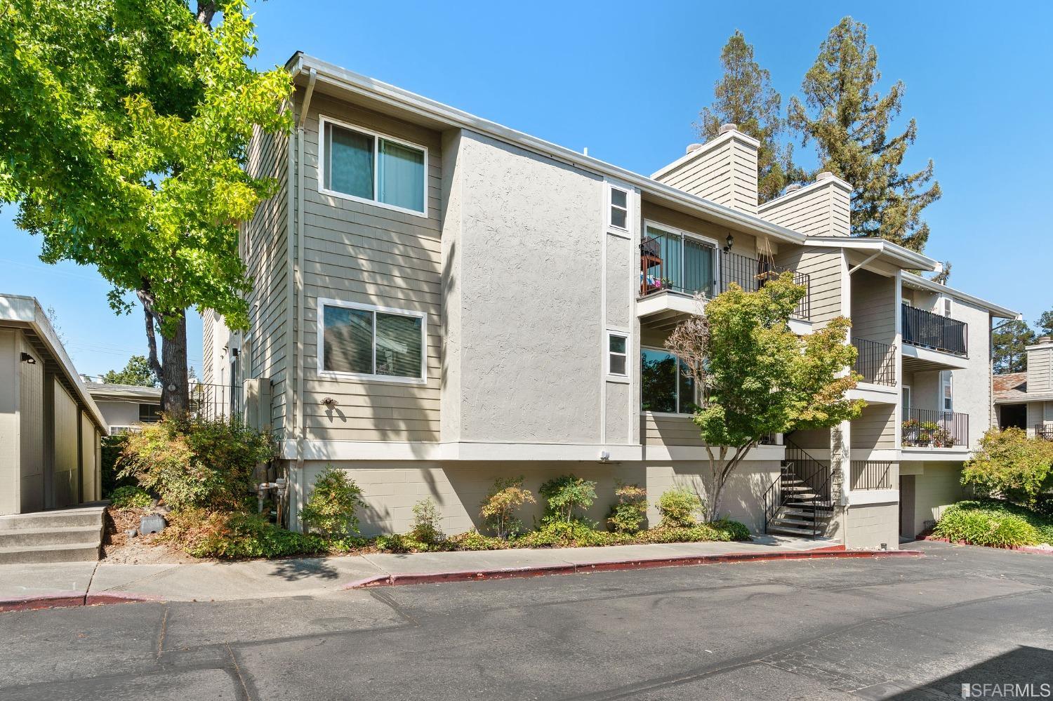 1077 Wesley Court Unit: 1