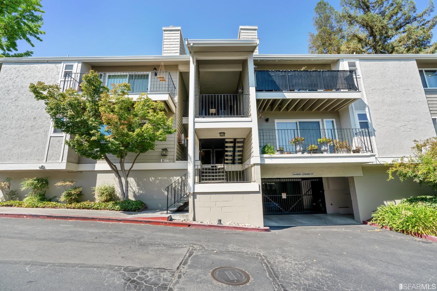 1077 Wesley Court Unit: 1