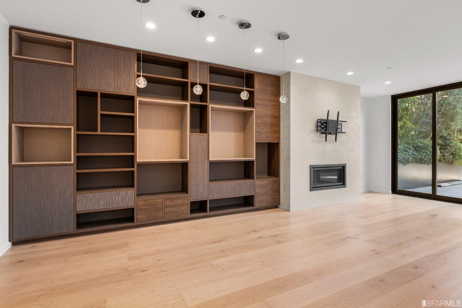 131 Missouri Street Unit: 201