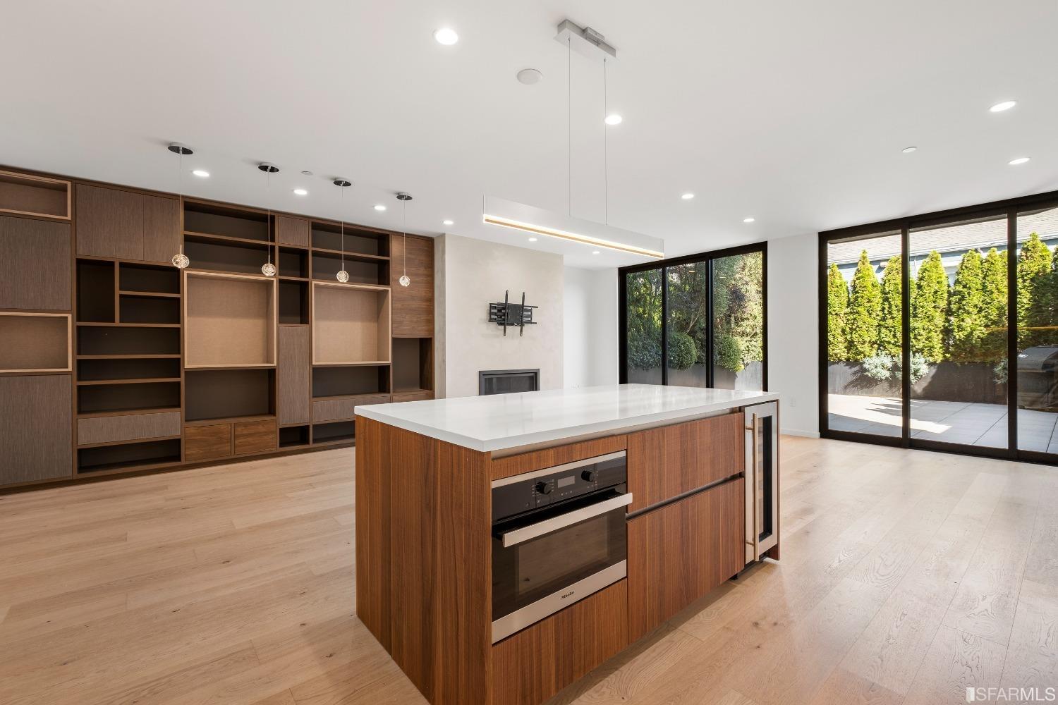 131 Missouri Street Unit: 201
