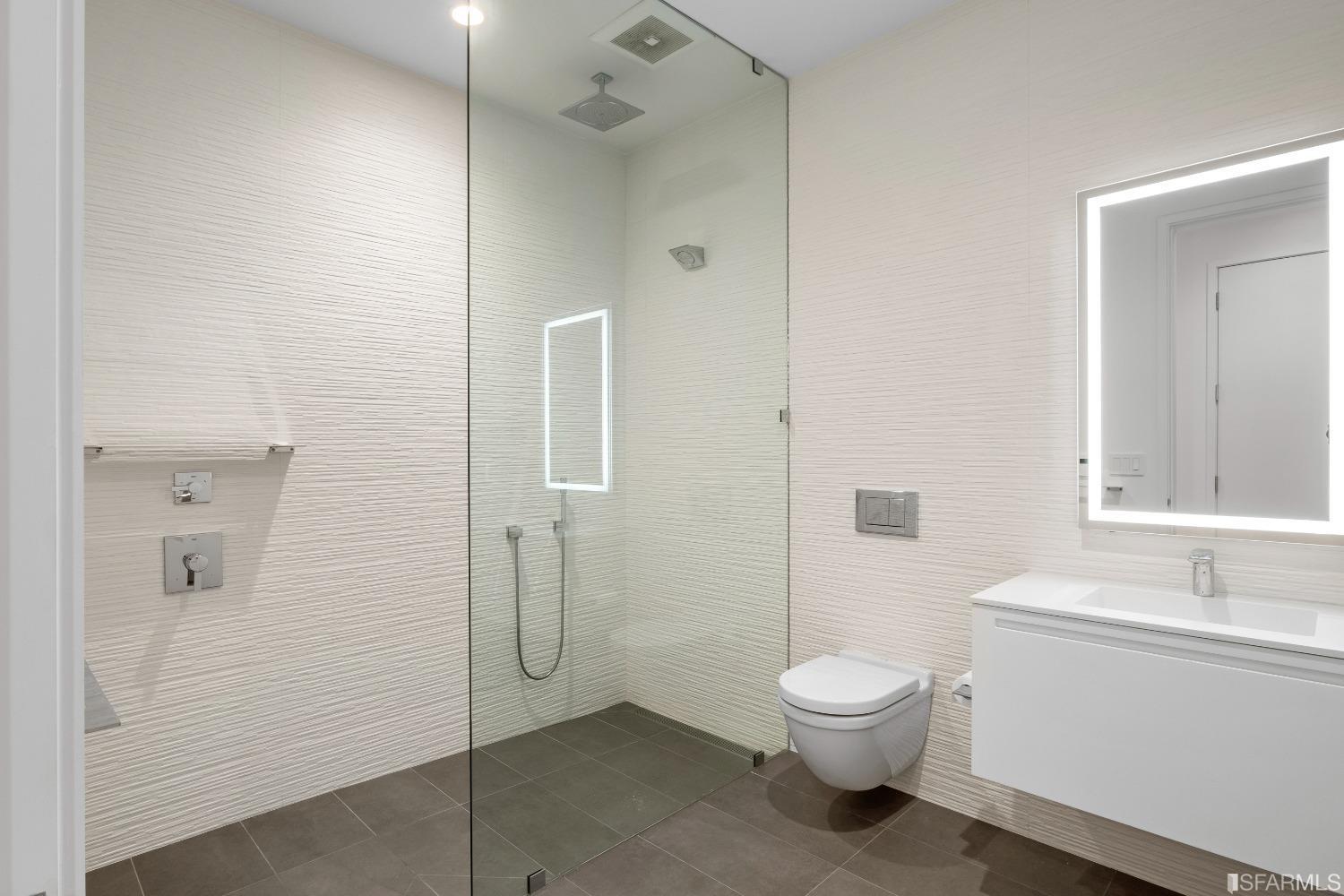 131 Missouri Street Unit: 201