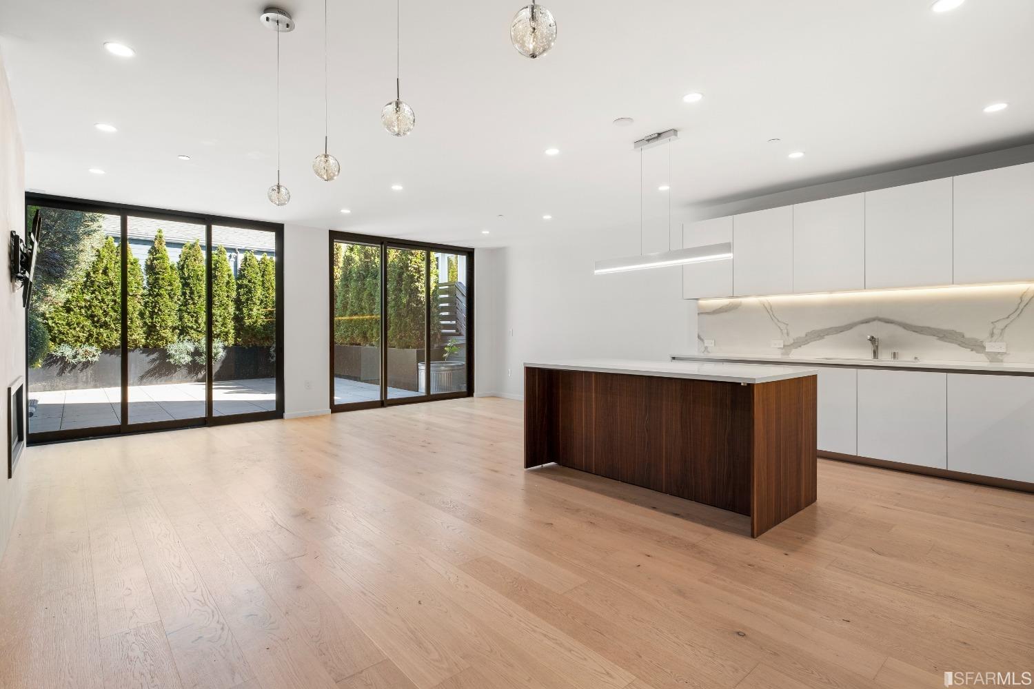 131 Missouri Street Unit: 201