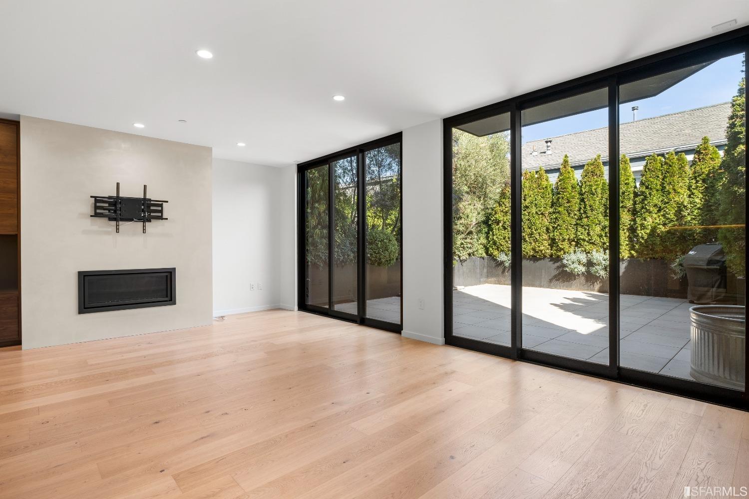 131 Missouri Street Unit: 201